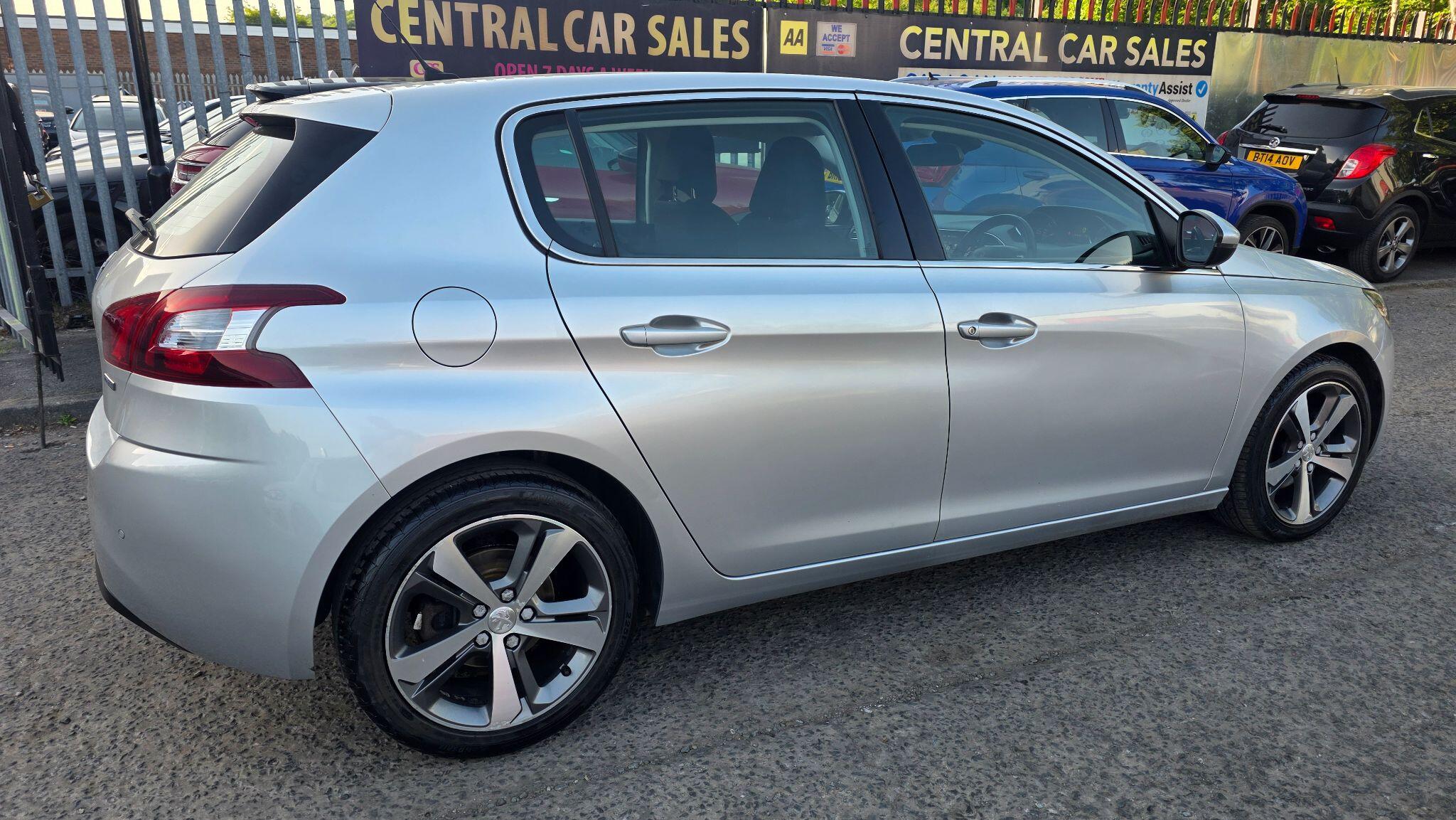 Peugeot 308 - Image 7