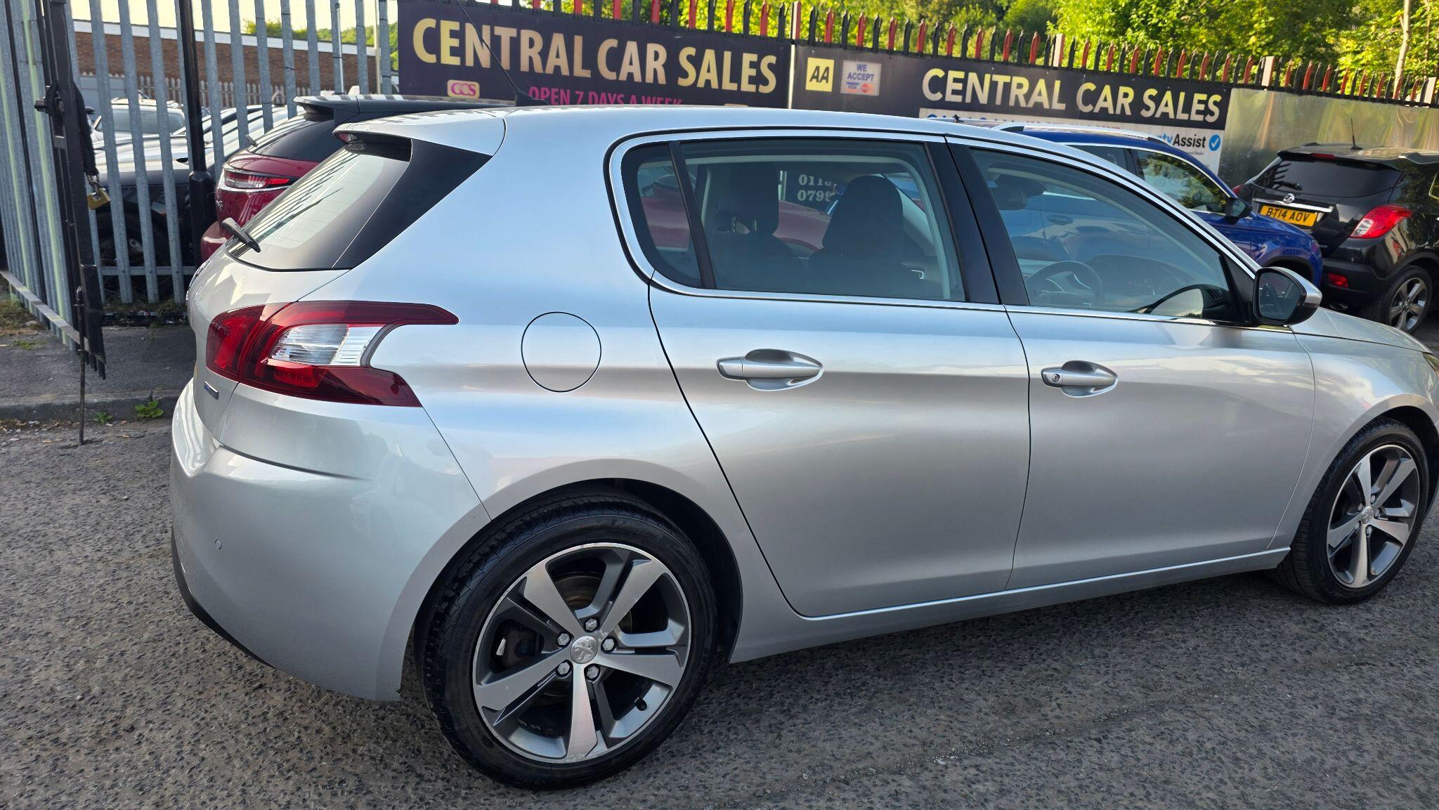 Peugeot 308 - Image 10