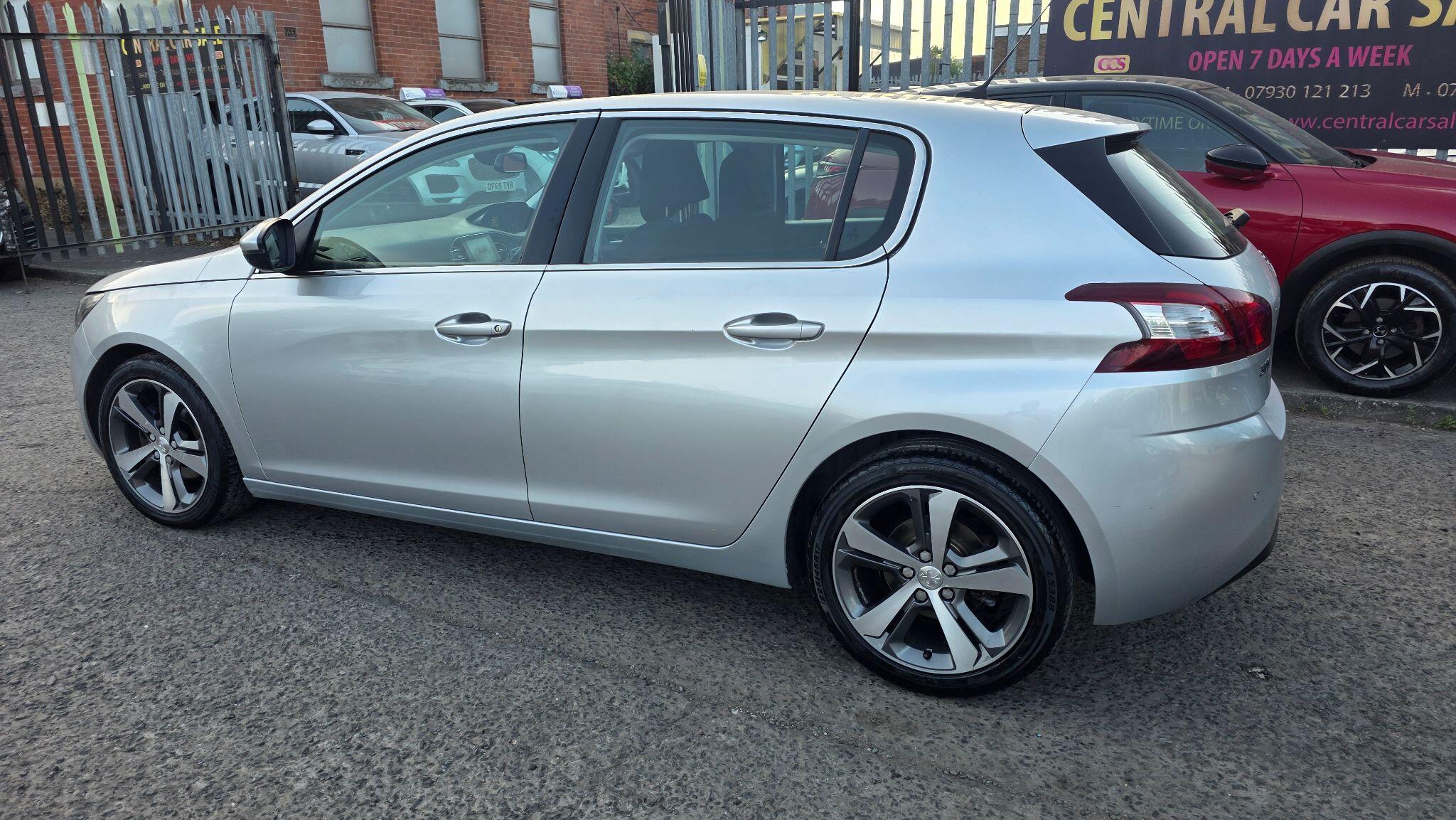 Peugeot 308 - Image 13