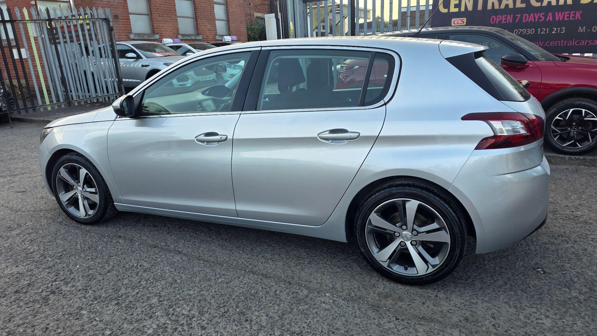 Peugeot 308 - Image 14