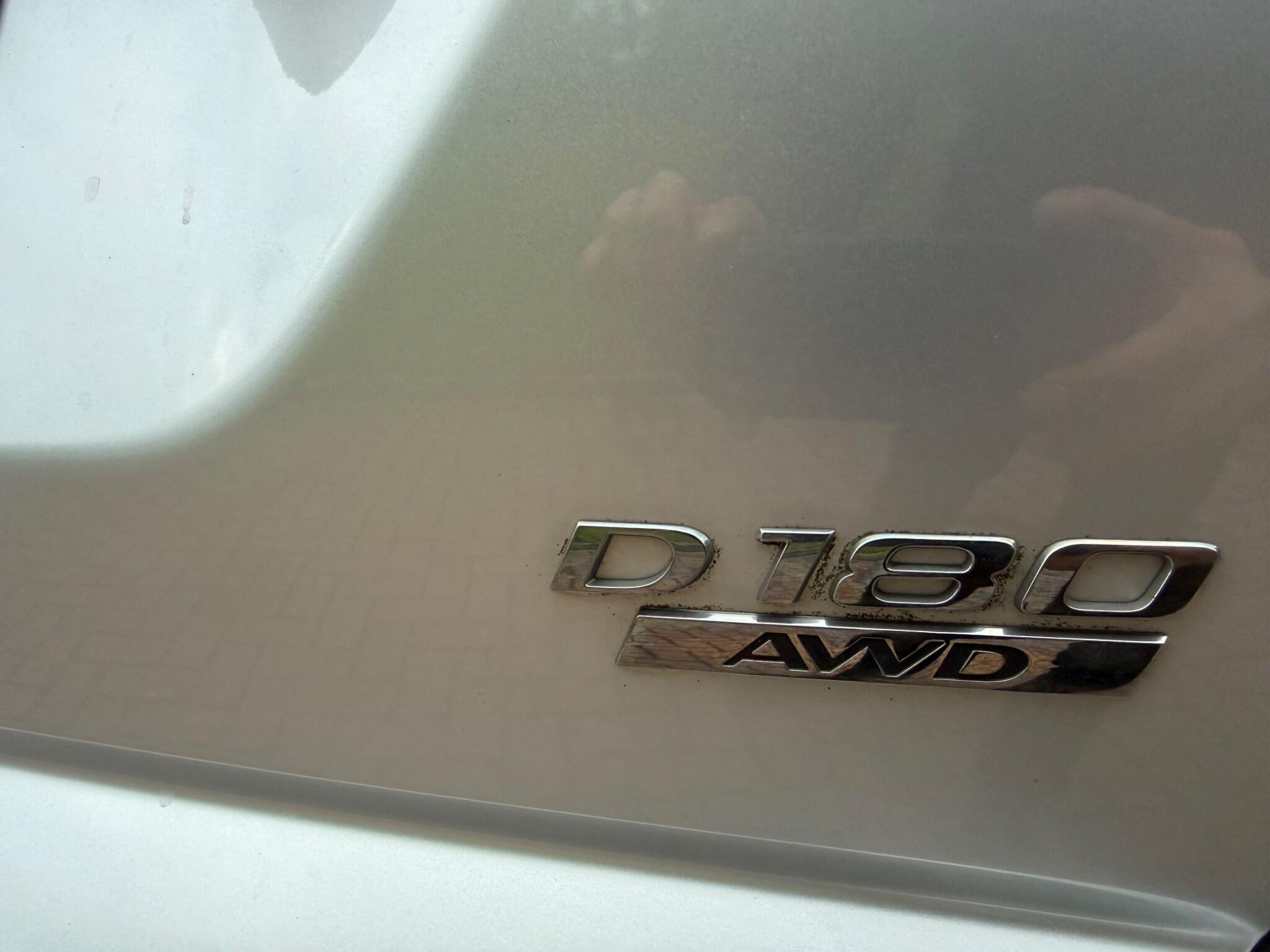 Jaguar E-Pace - Image 17