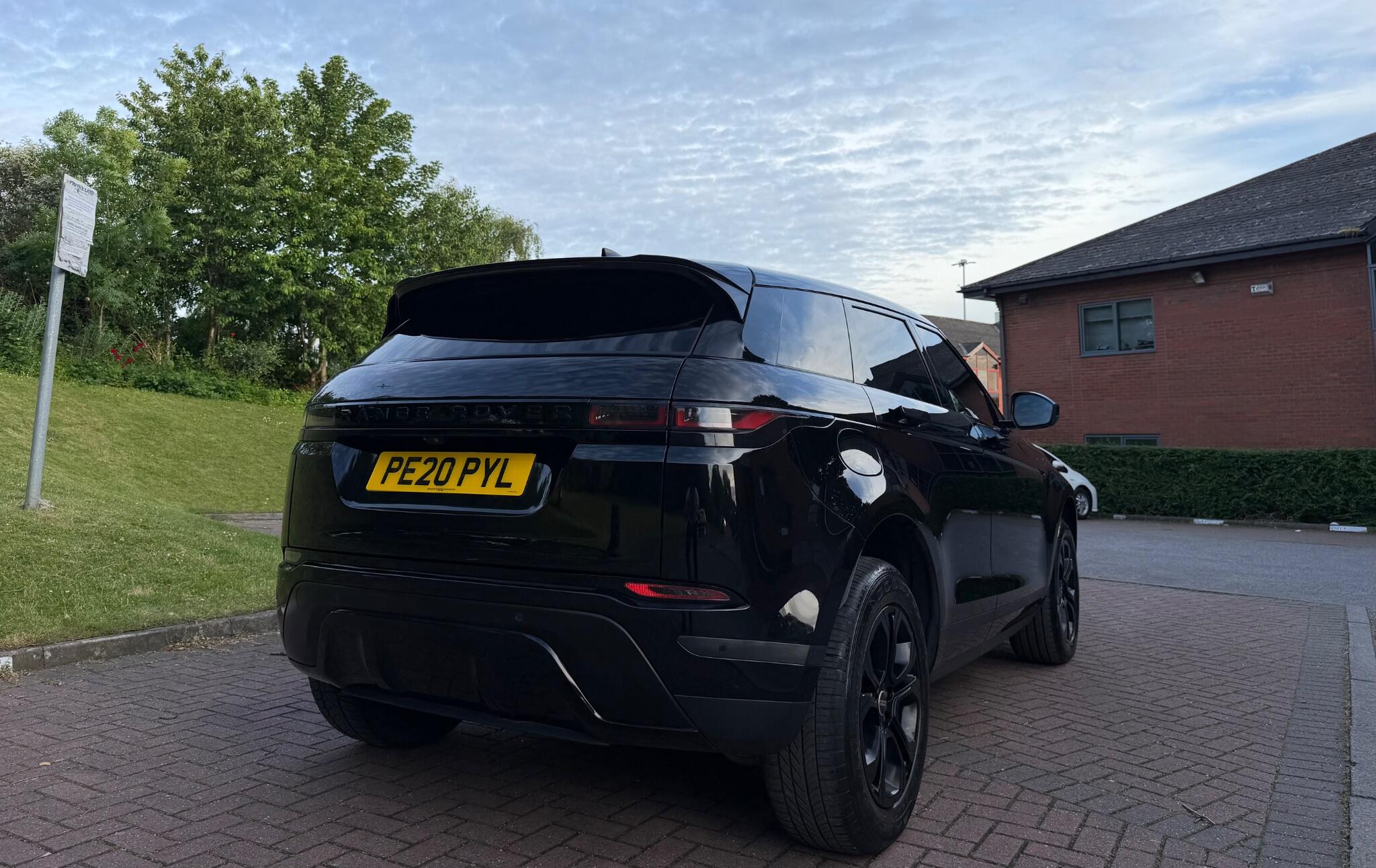 Land Rover Range Rover Evoque - Image 18