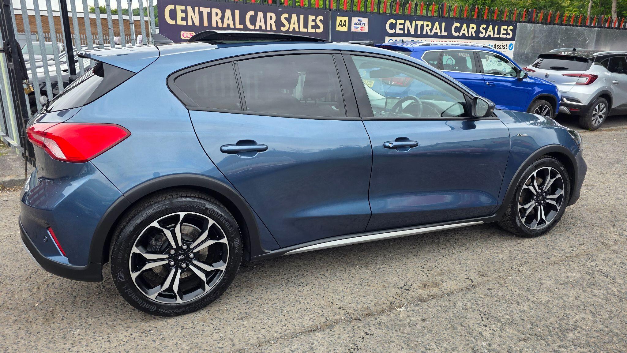 Ford Focus - Image 8