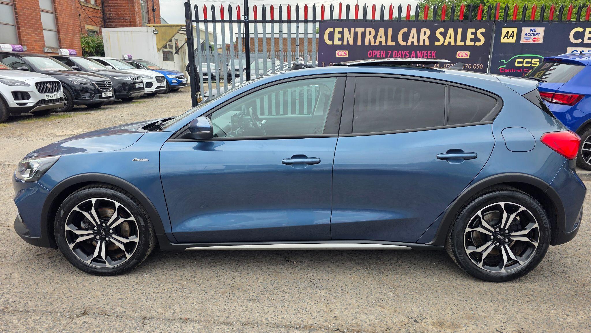 Ford Focus - Image 17