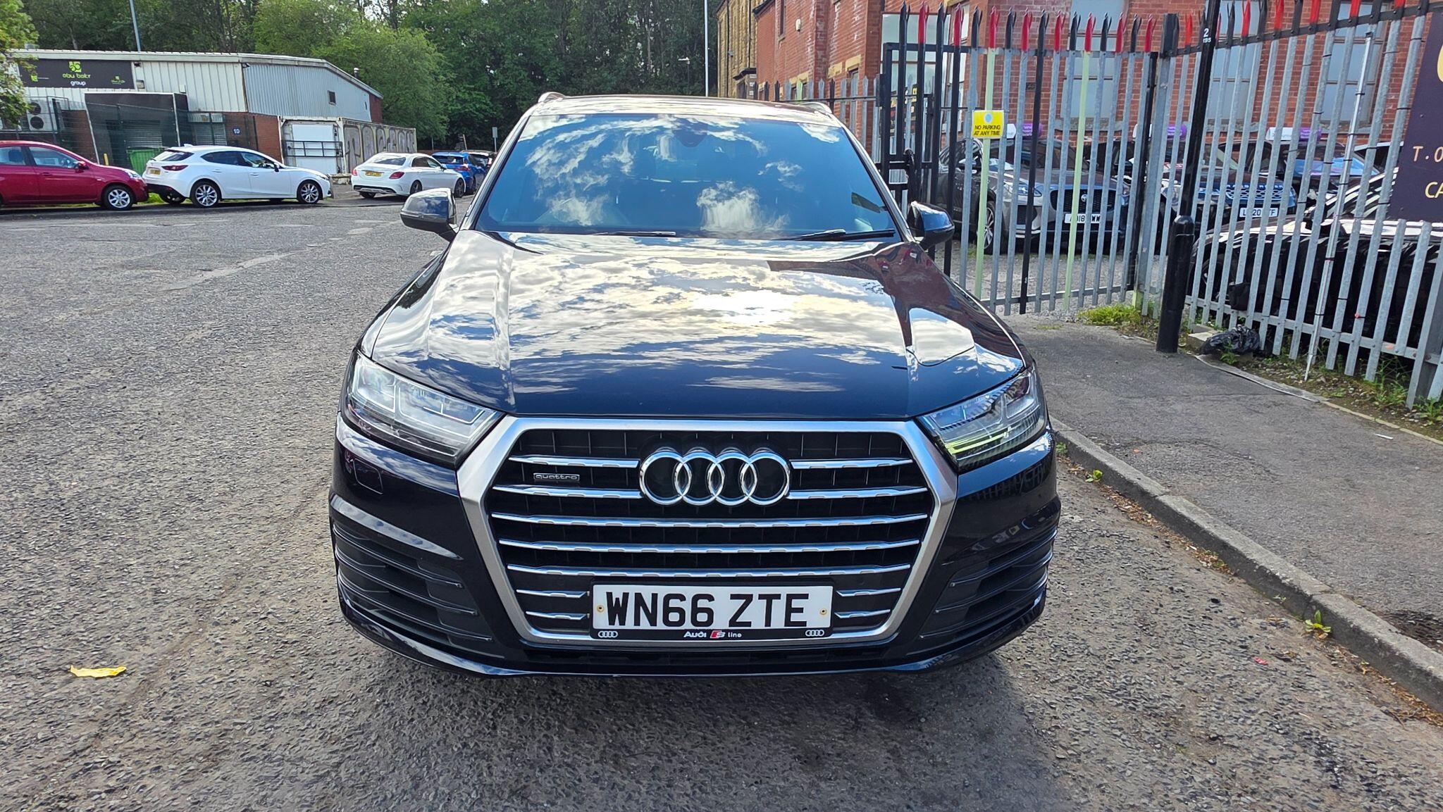 Audi Q7 - Image 2