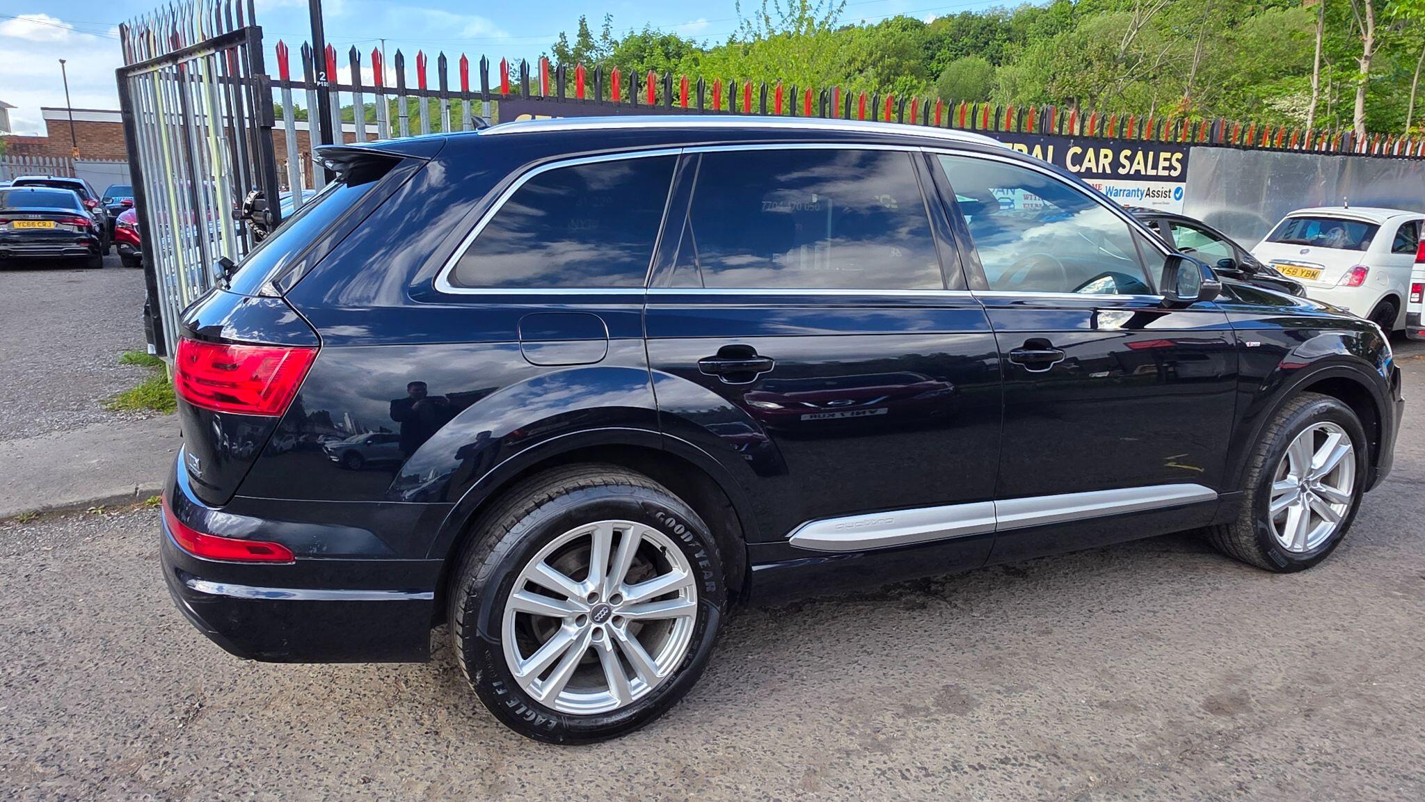 Audi Q7 - Image 9