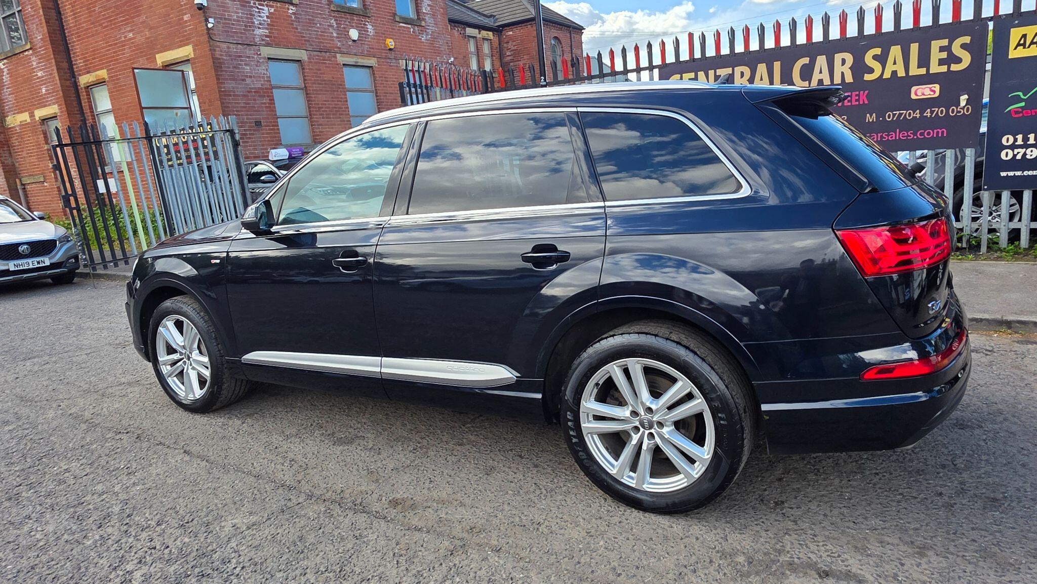 Audi Q7 - Image 13
