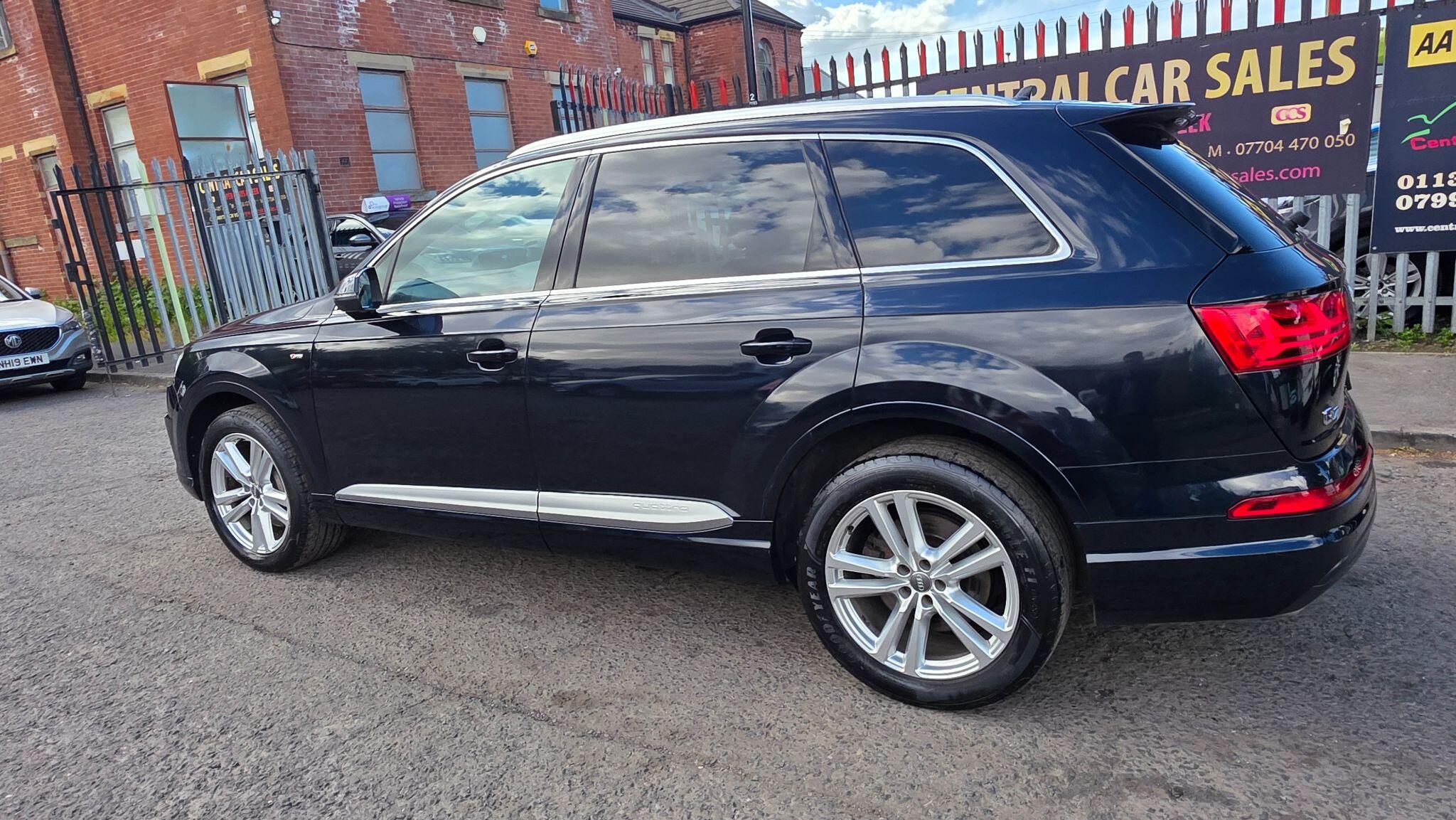 Audi Q7 - Image 14