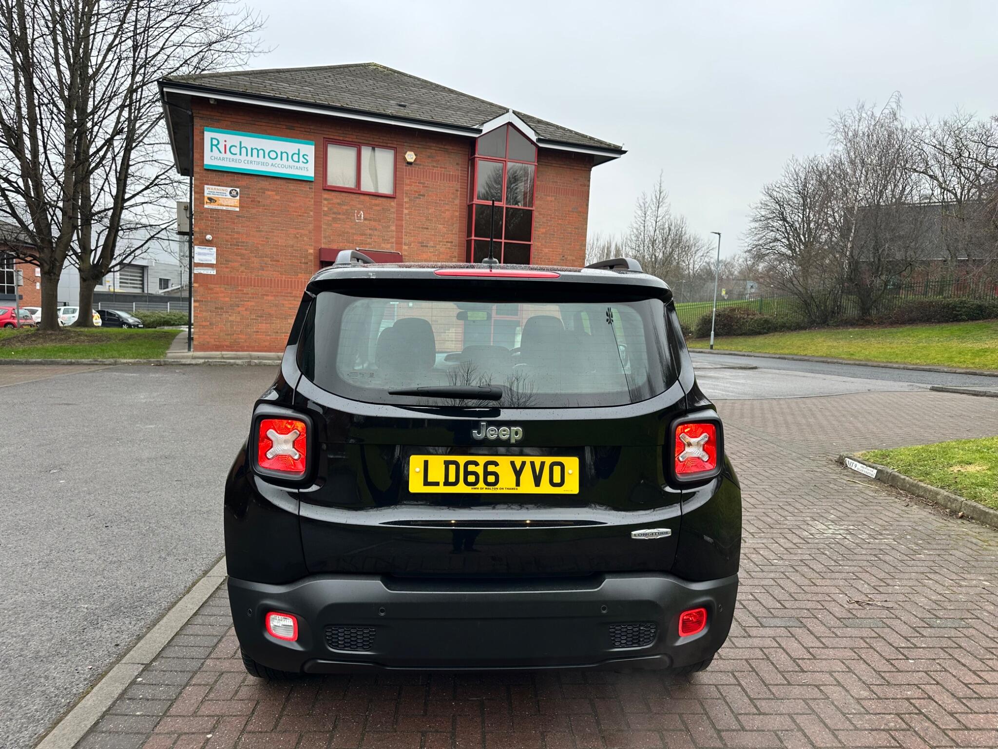Jeep Renegade - Image 13