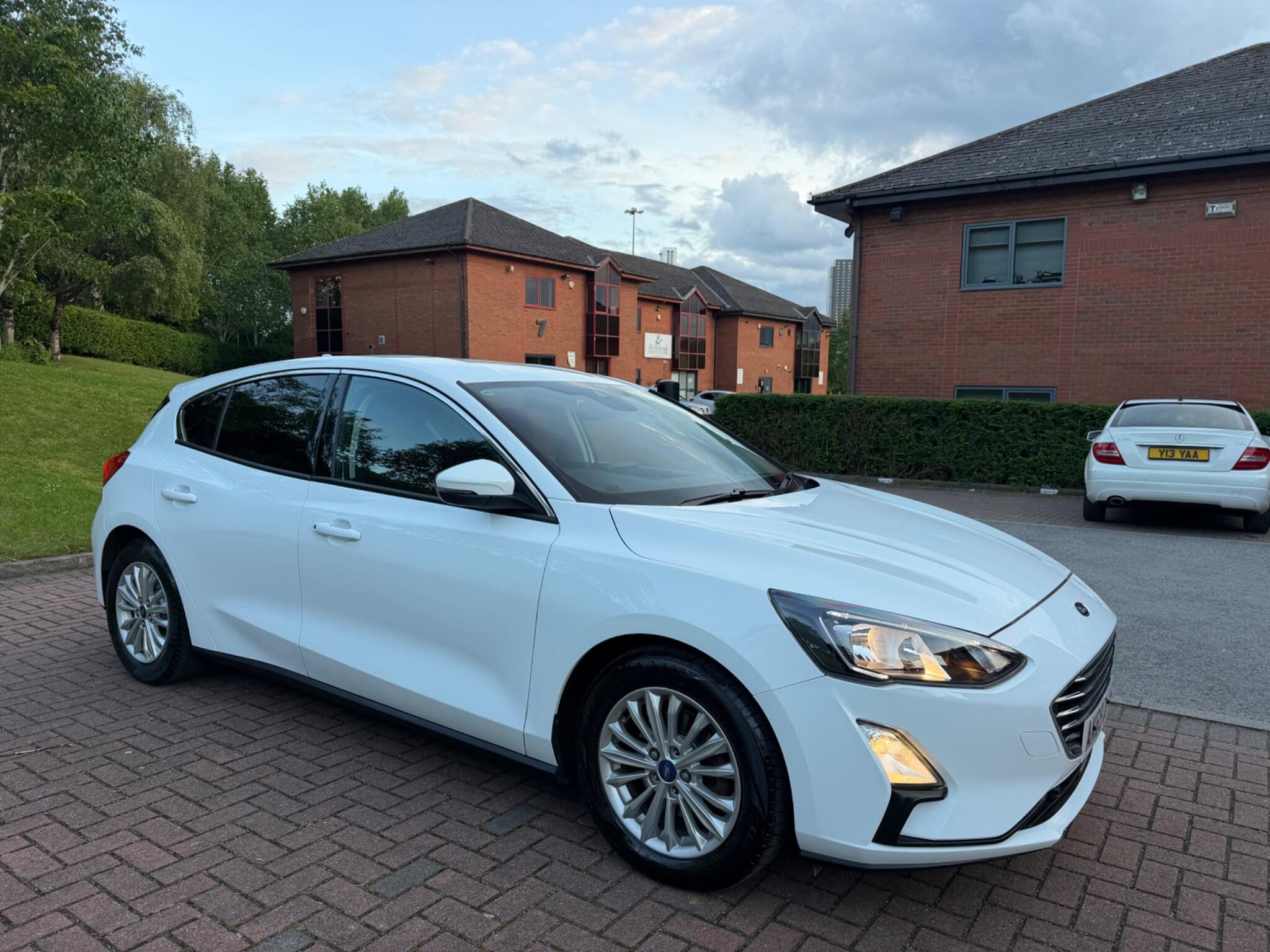 Ford Focus - Image 8