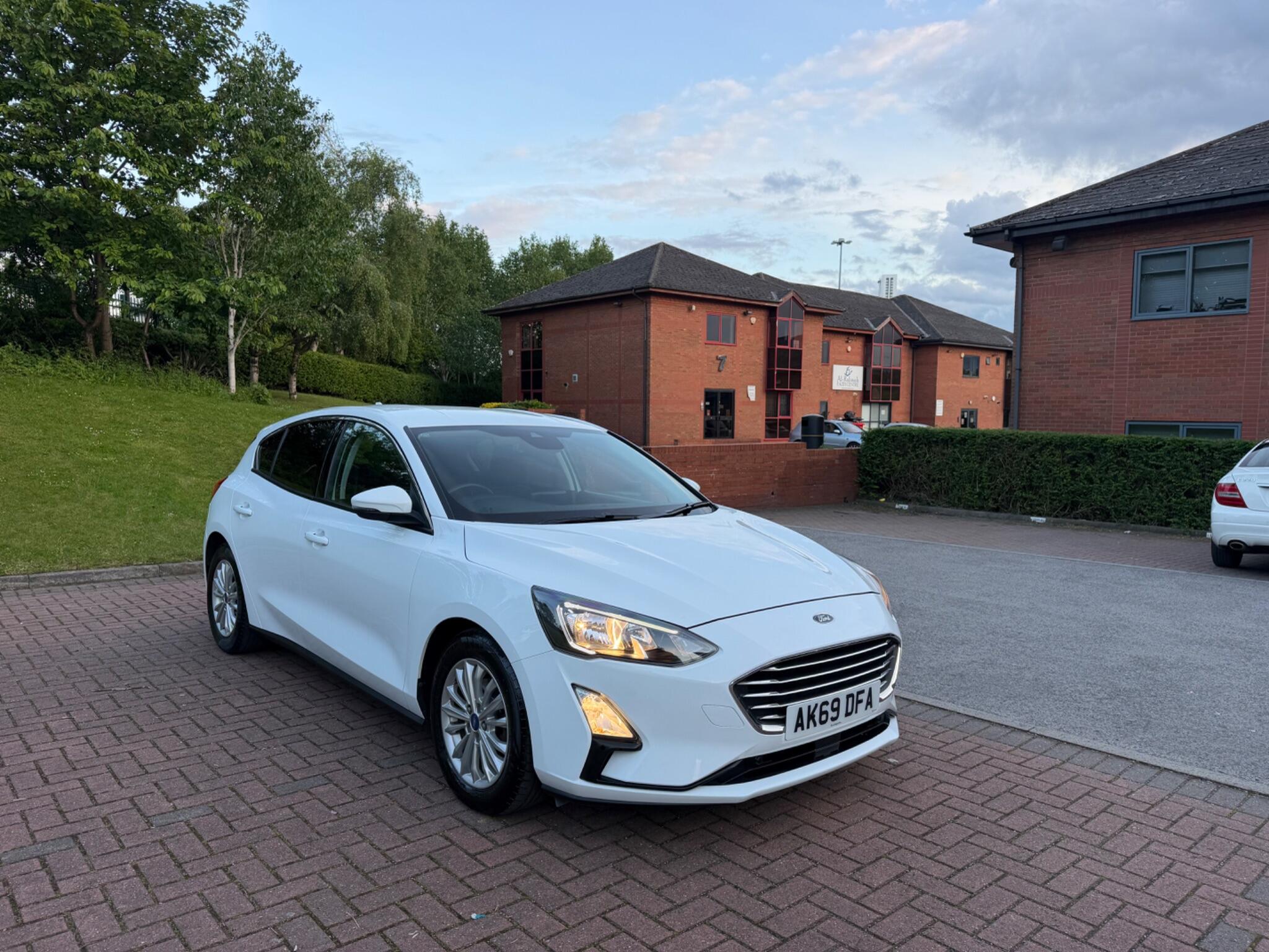 Ford Focus - Image 9