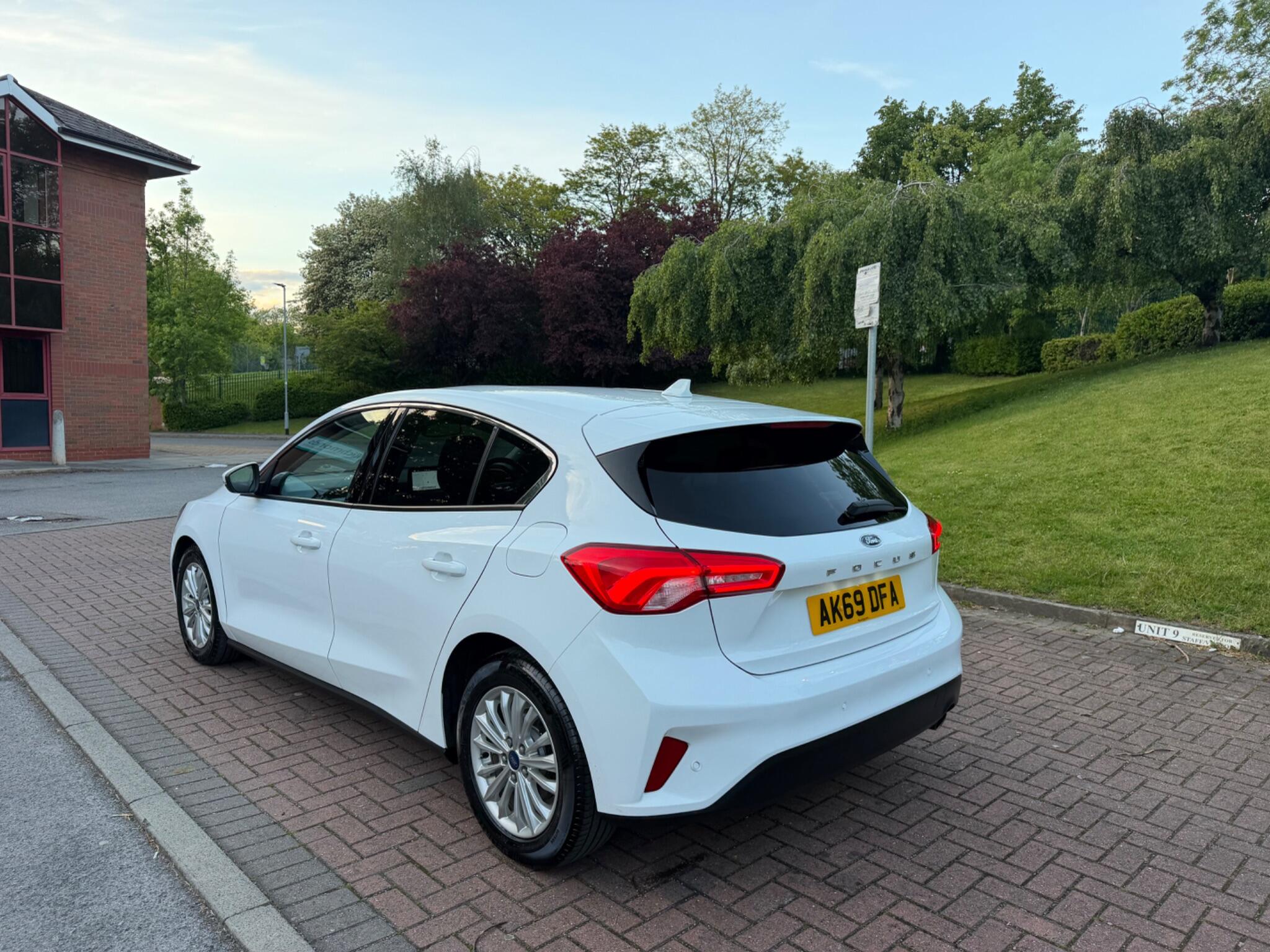 Ford Focus - Image 13