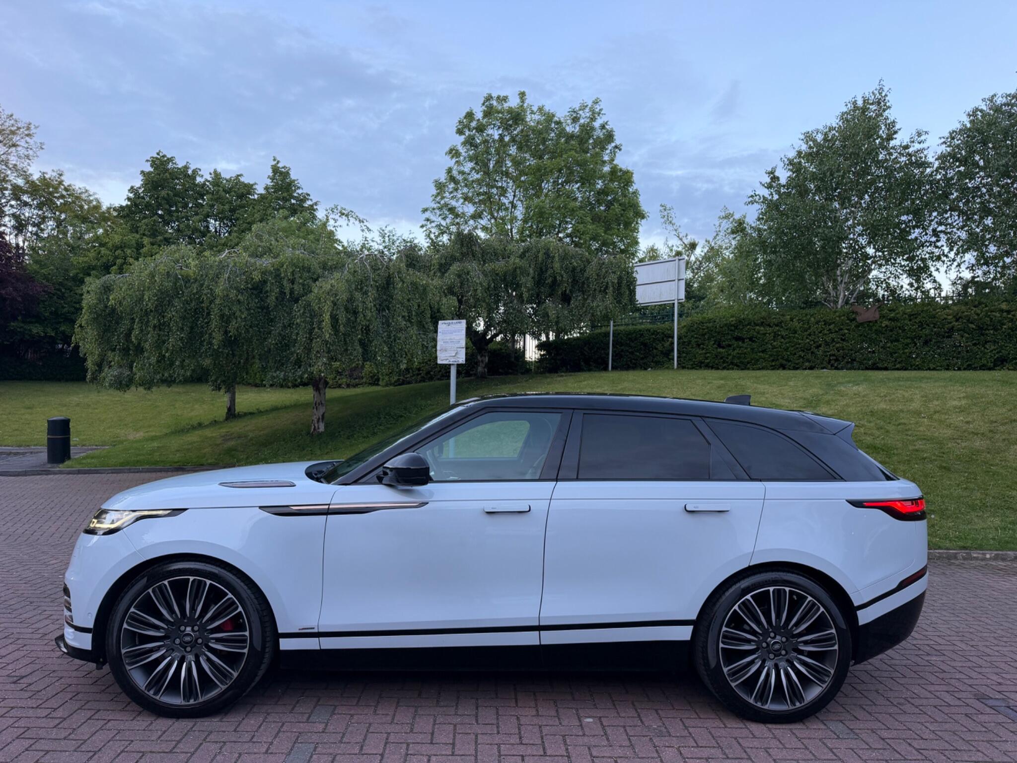 Land Rover Range Rover Velar - Image 3