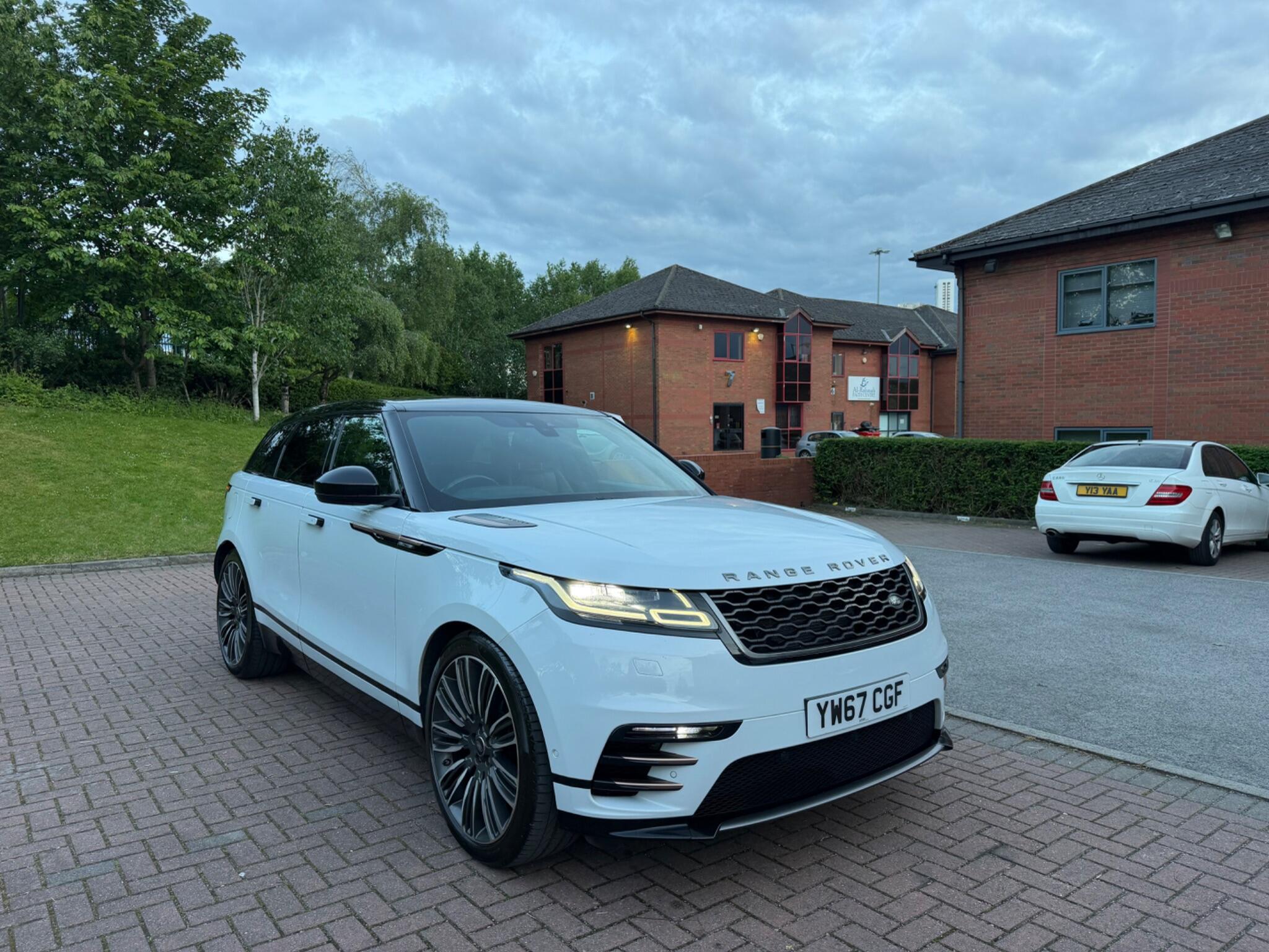 Land Rover Range Rover Velar - Image 12