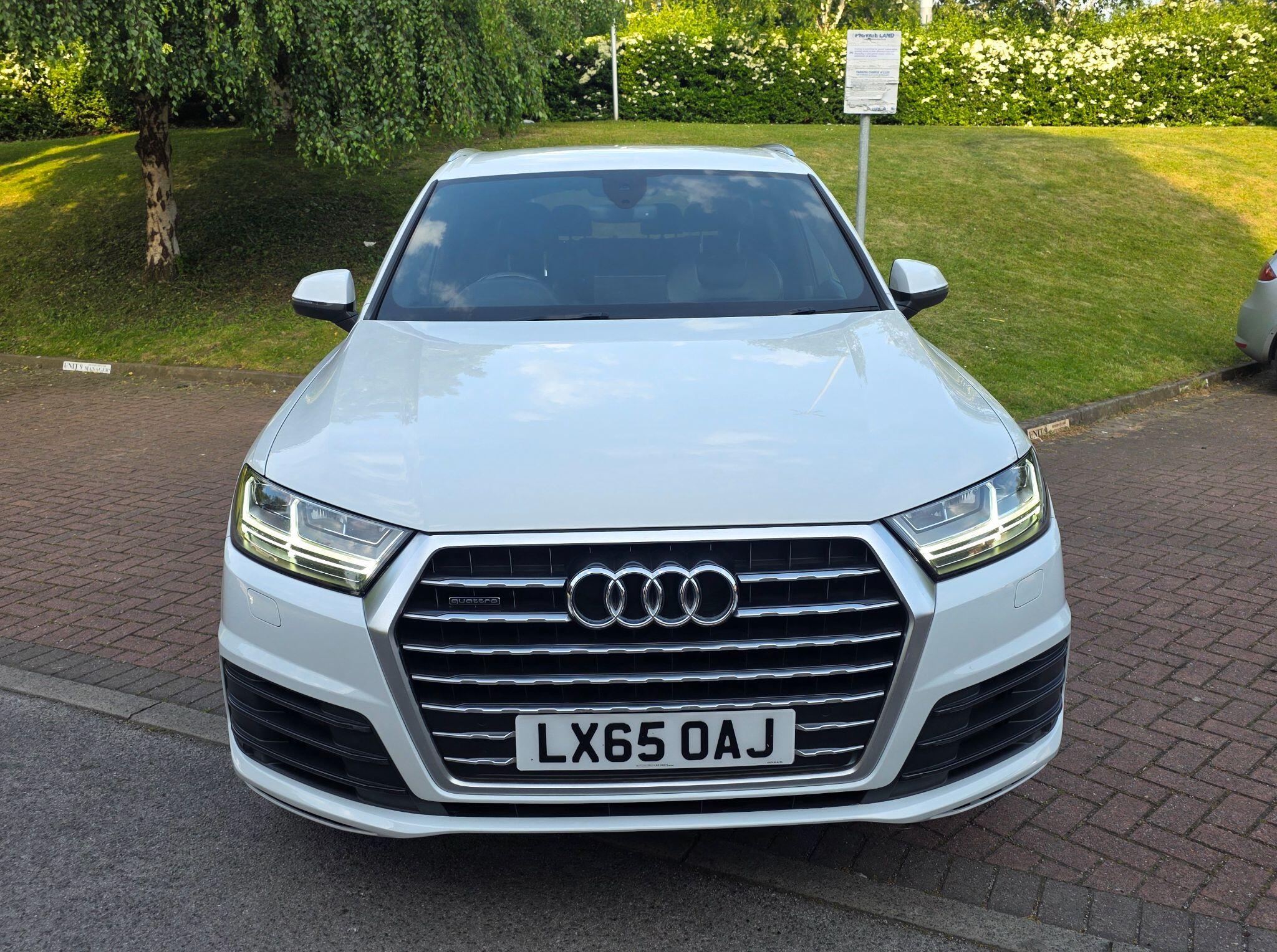 Audi Q7 - Image 2