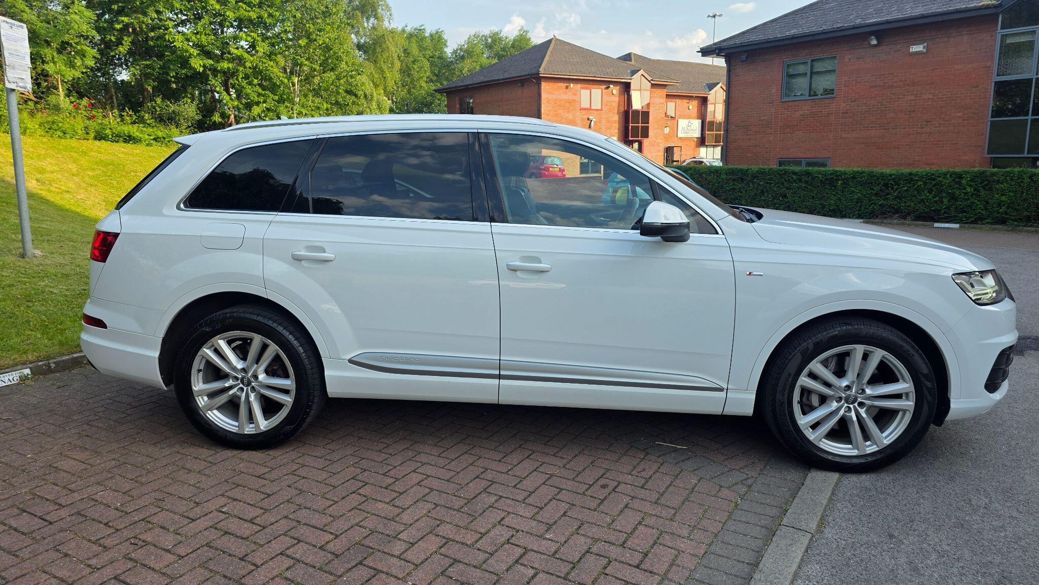 Audi Q7 - Image 7
