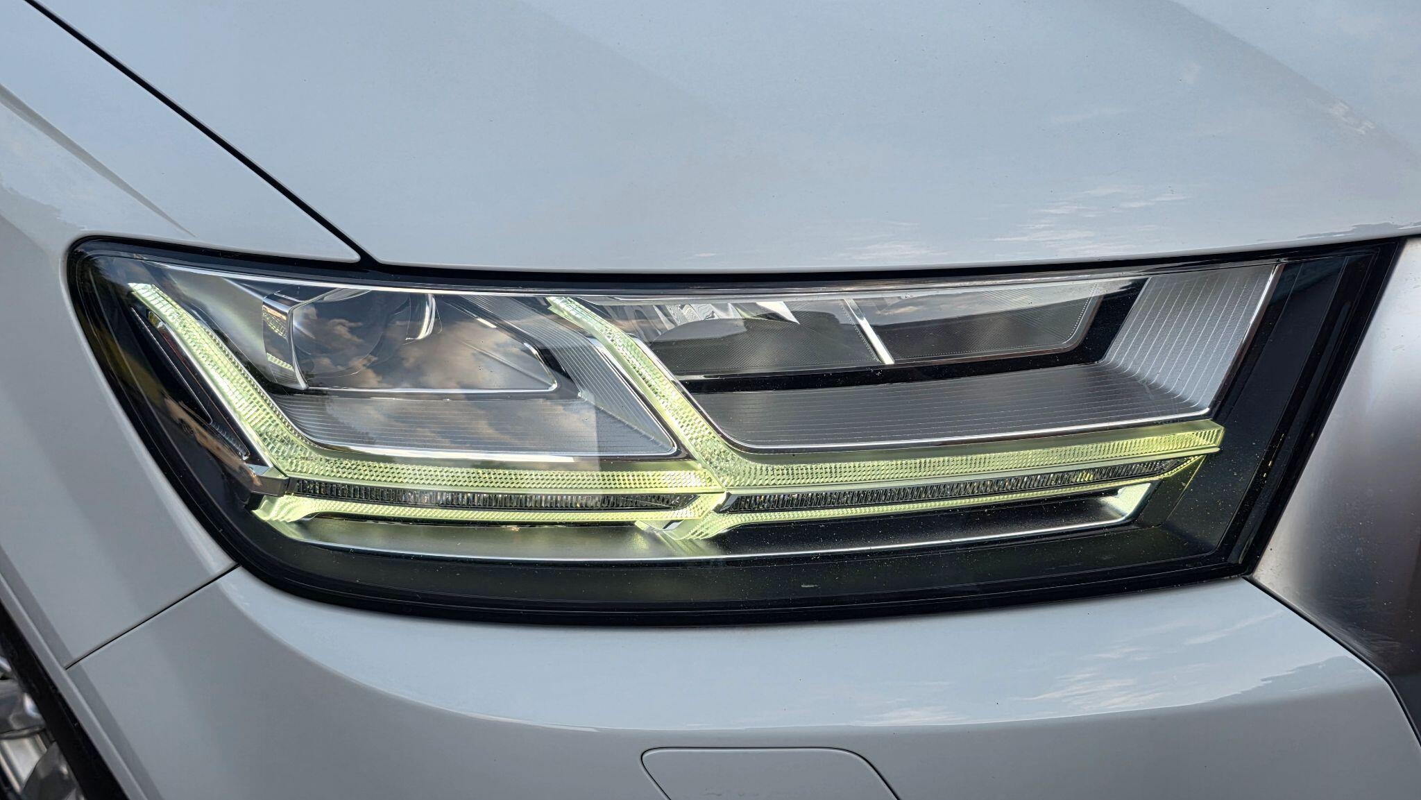 Audi Q7 - Image 9