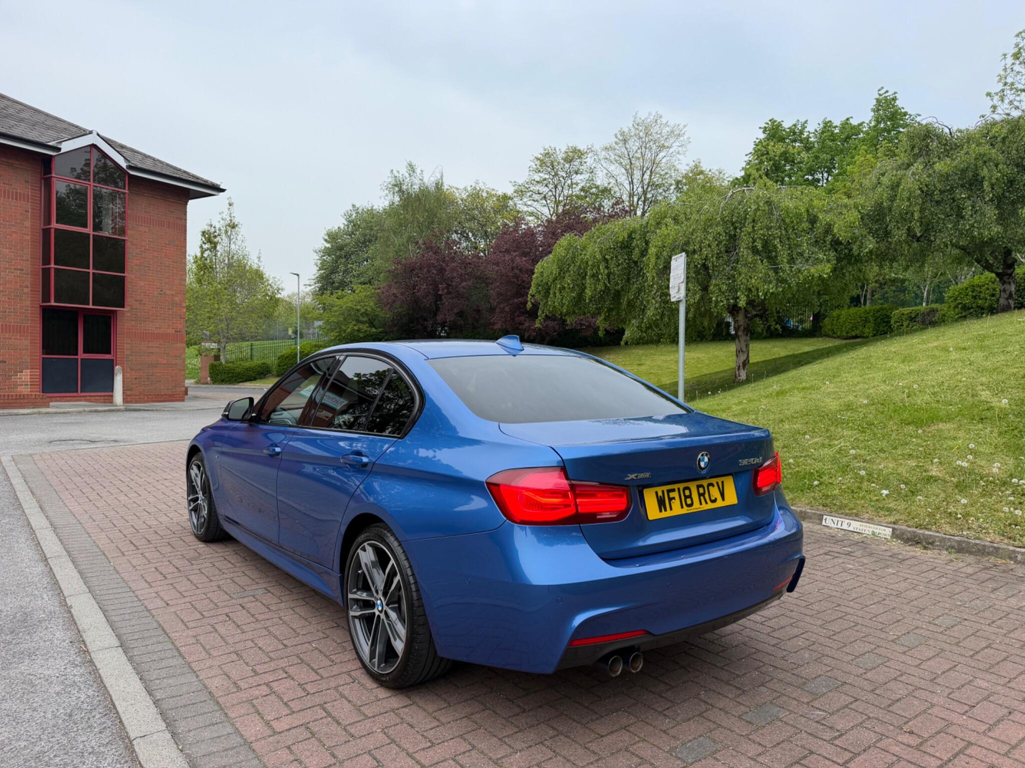BMW 3 Series - Image 11