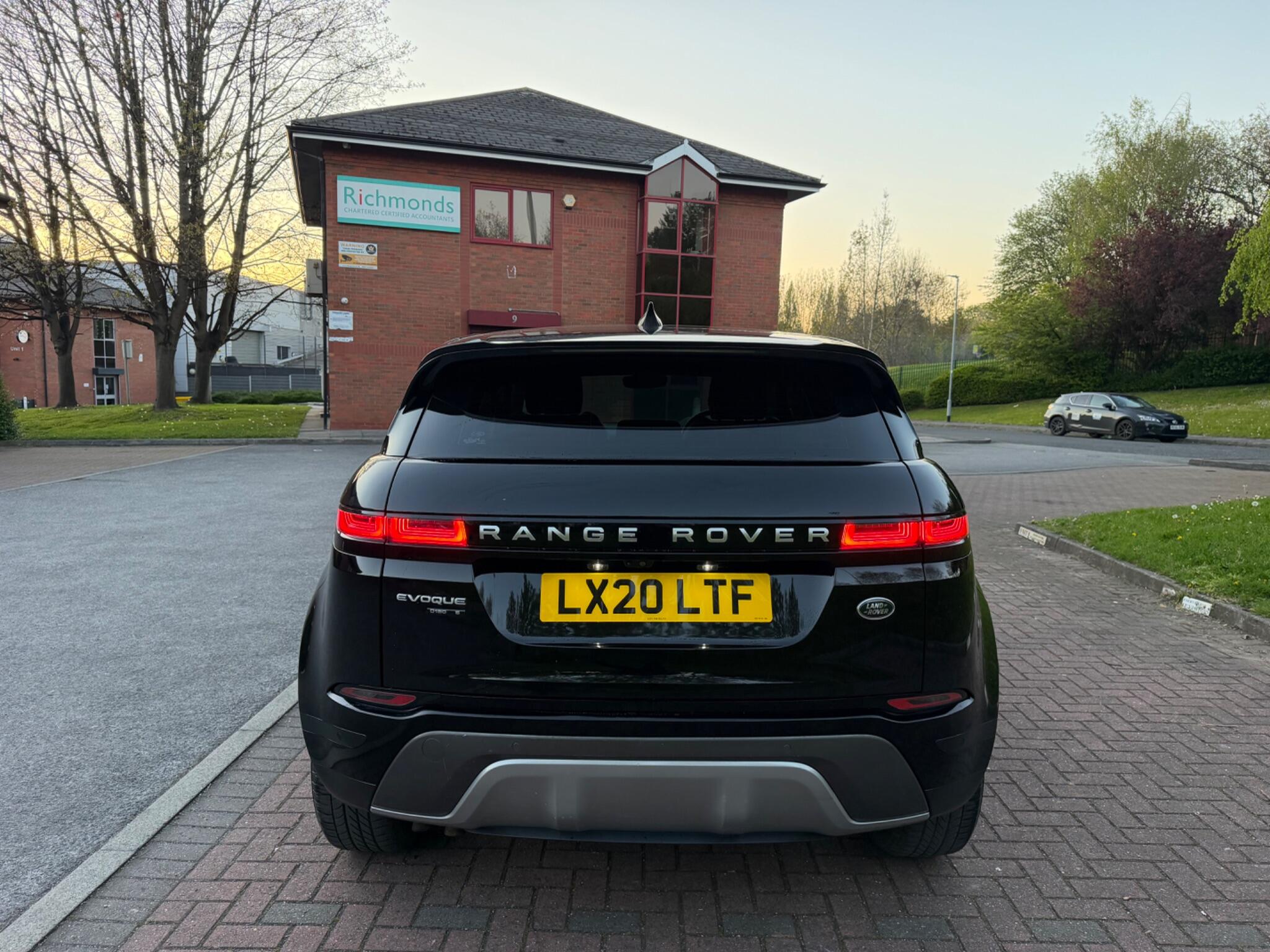 Land Rover Range Rover Evoque - Image 12