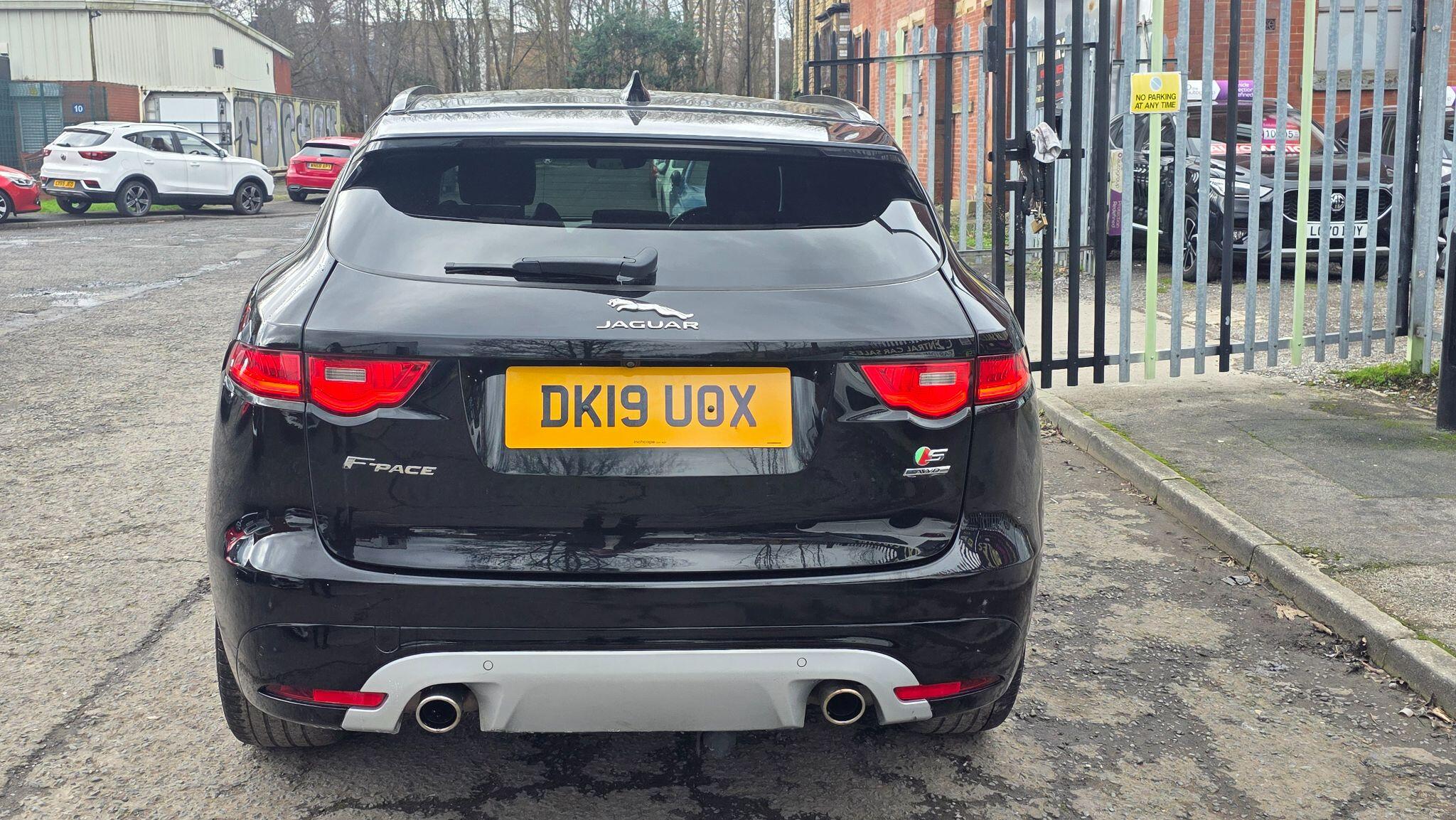 Jaguar F-Pace - Image 14