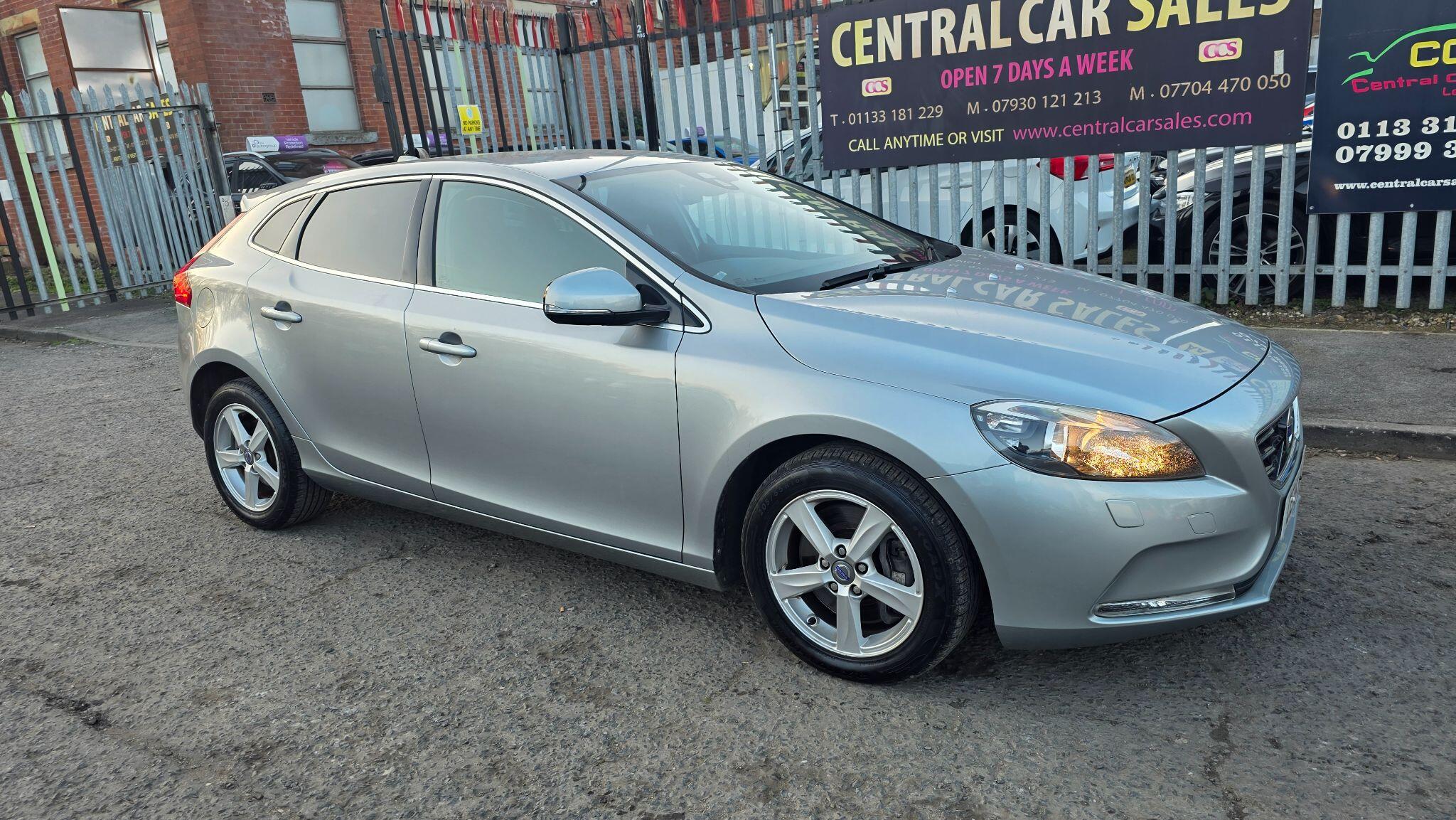 Volvo V40