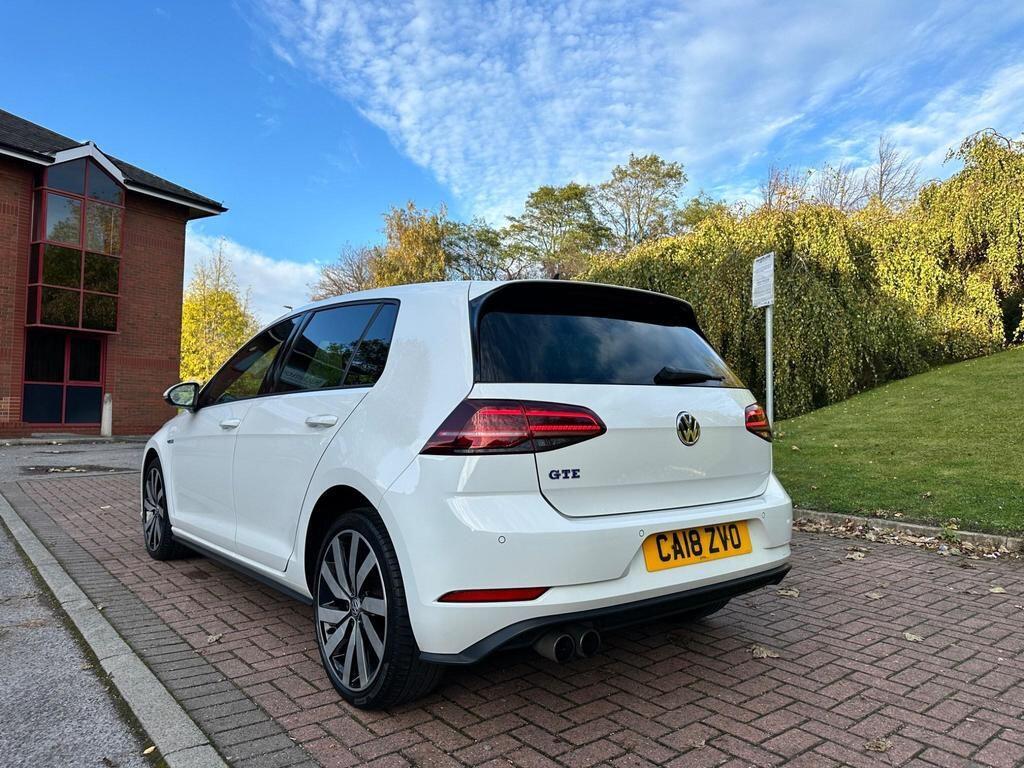 Volkswagen Golf - Image 13