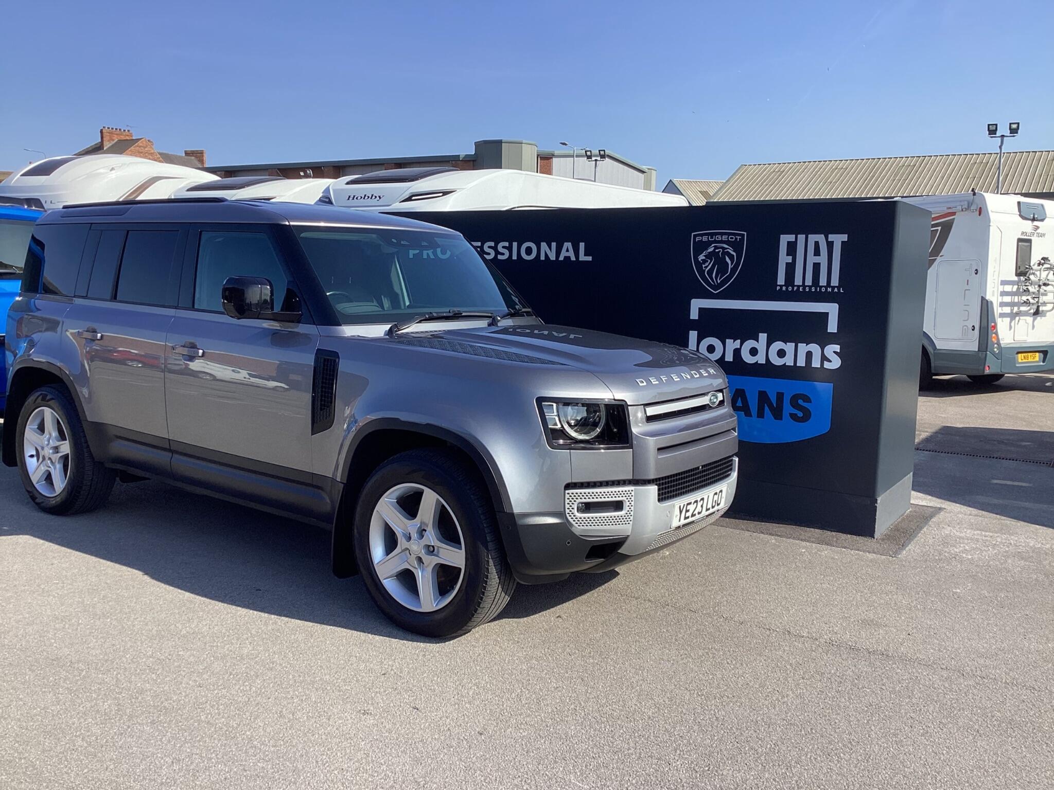 Land Rover Defender 110