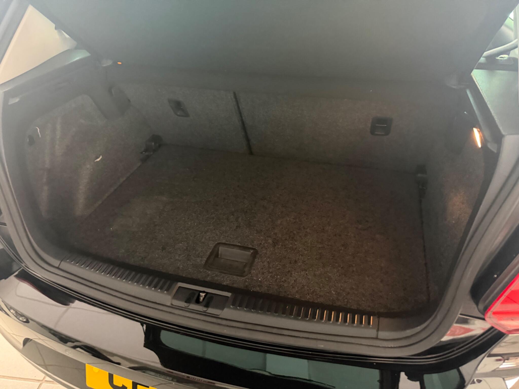Volkswagen Polo - Image 15
