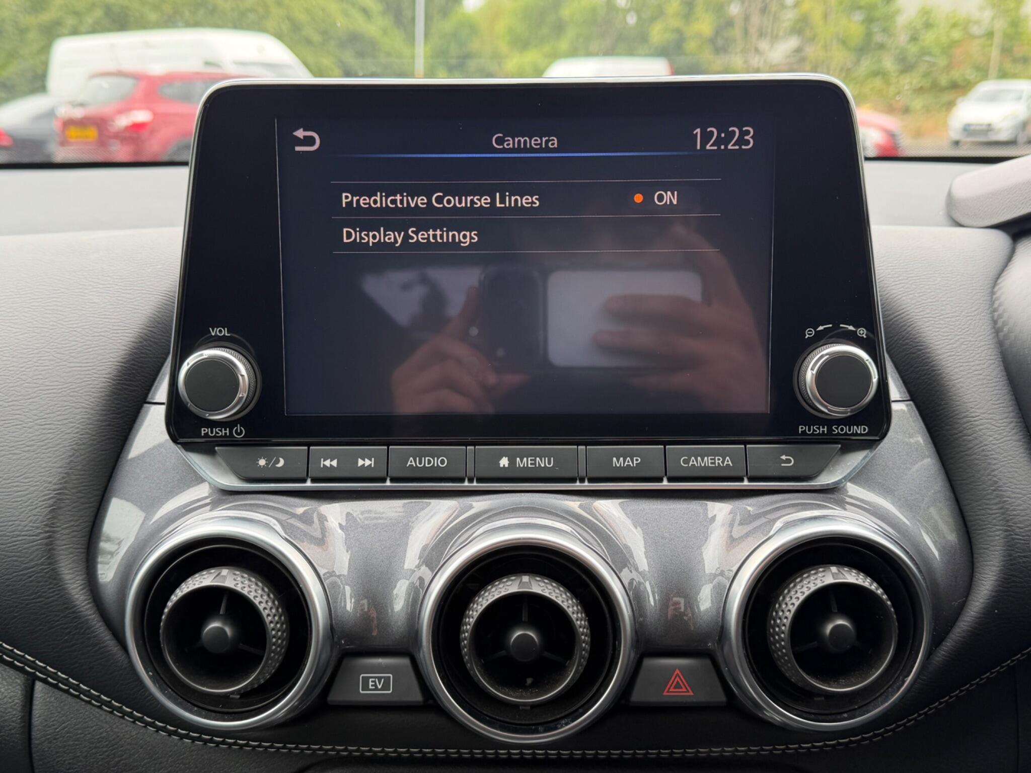 Nissan Juke - Image 32