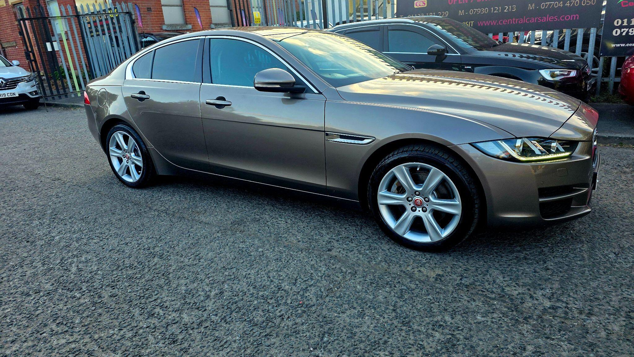 Jaguar XE - Image 4