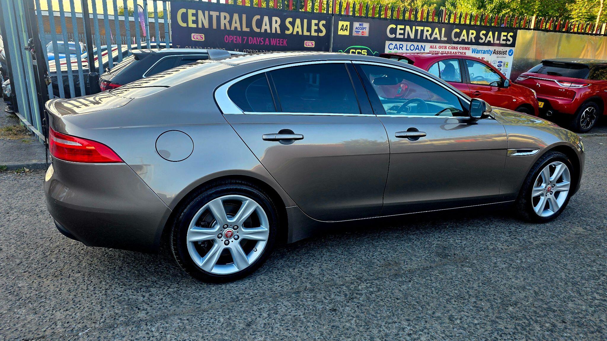 Jaguar XE - Image 7