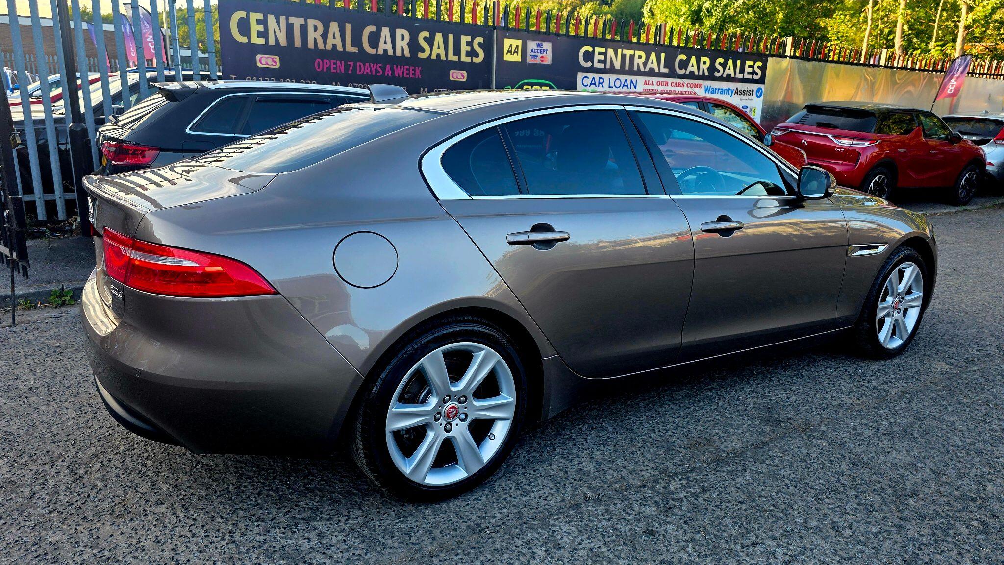 Jaguar XE - Image 8