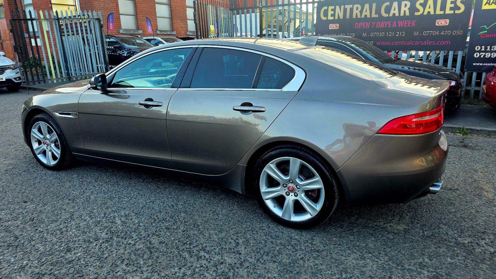 Jaguar XE - Image 12