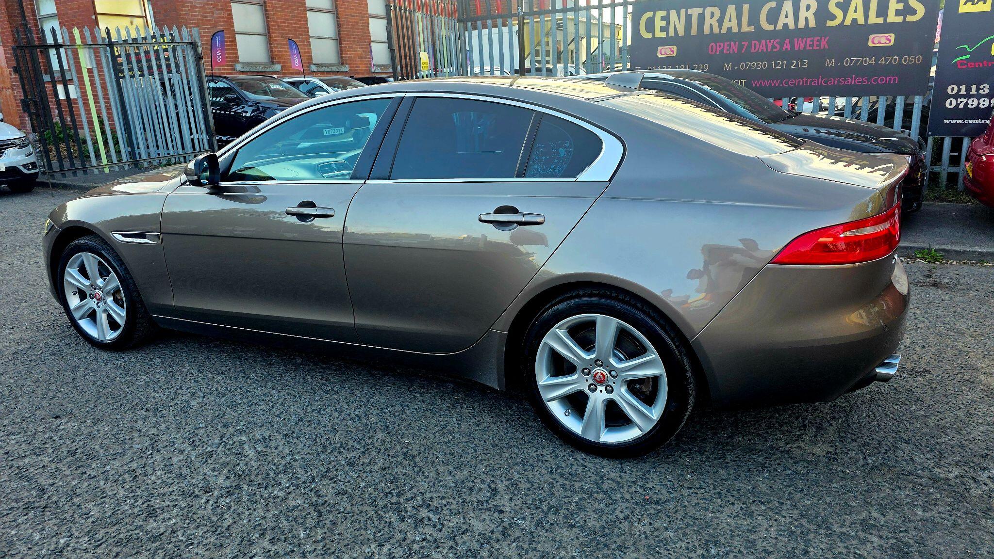 Jaguar XE - Image 13