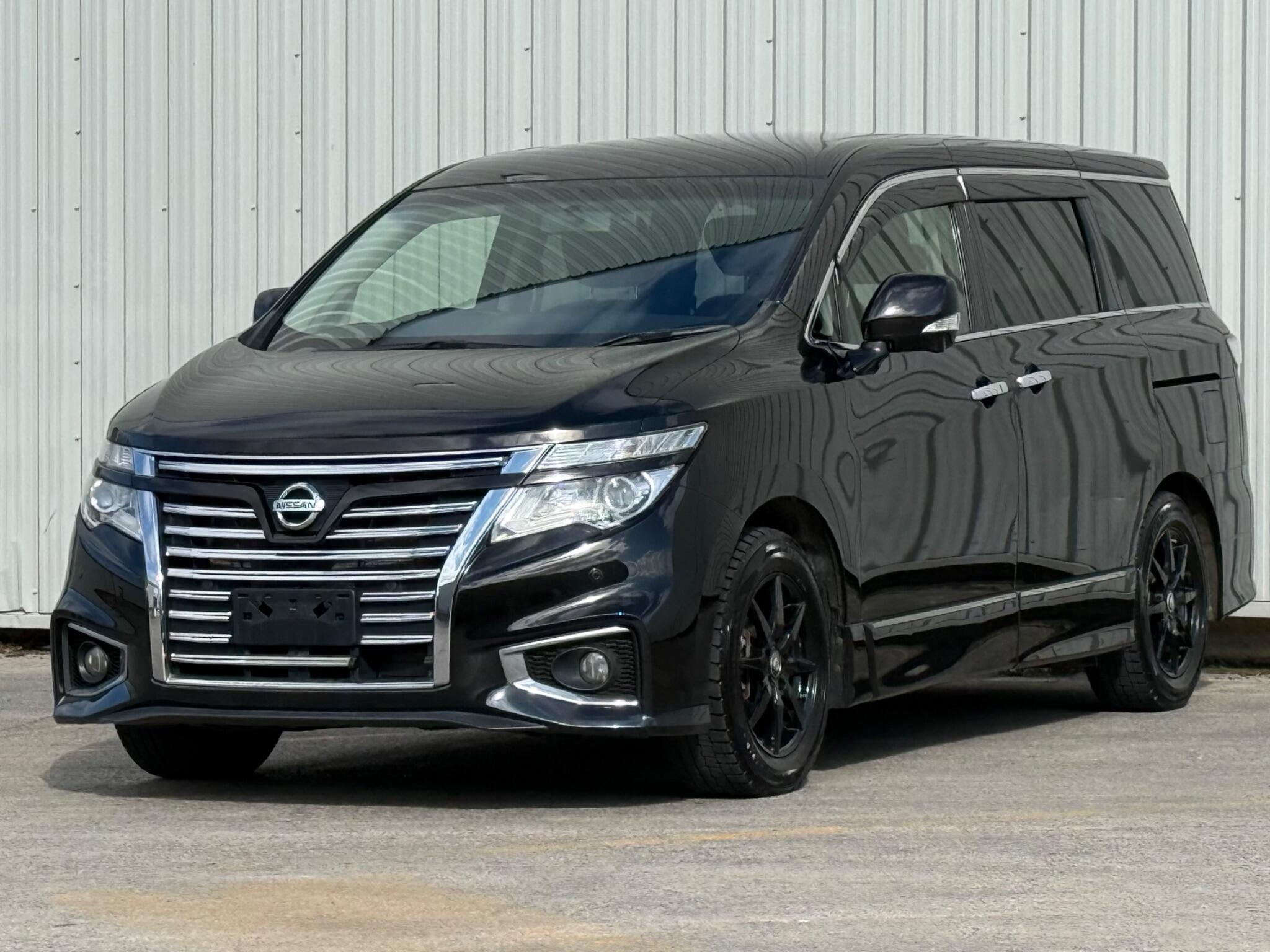 Nissan Elgrand - Image 3