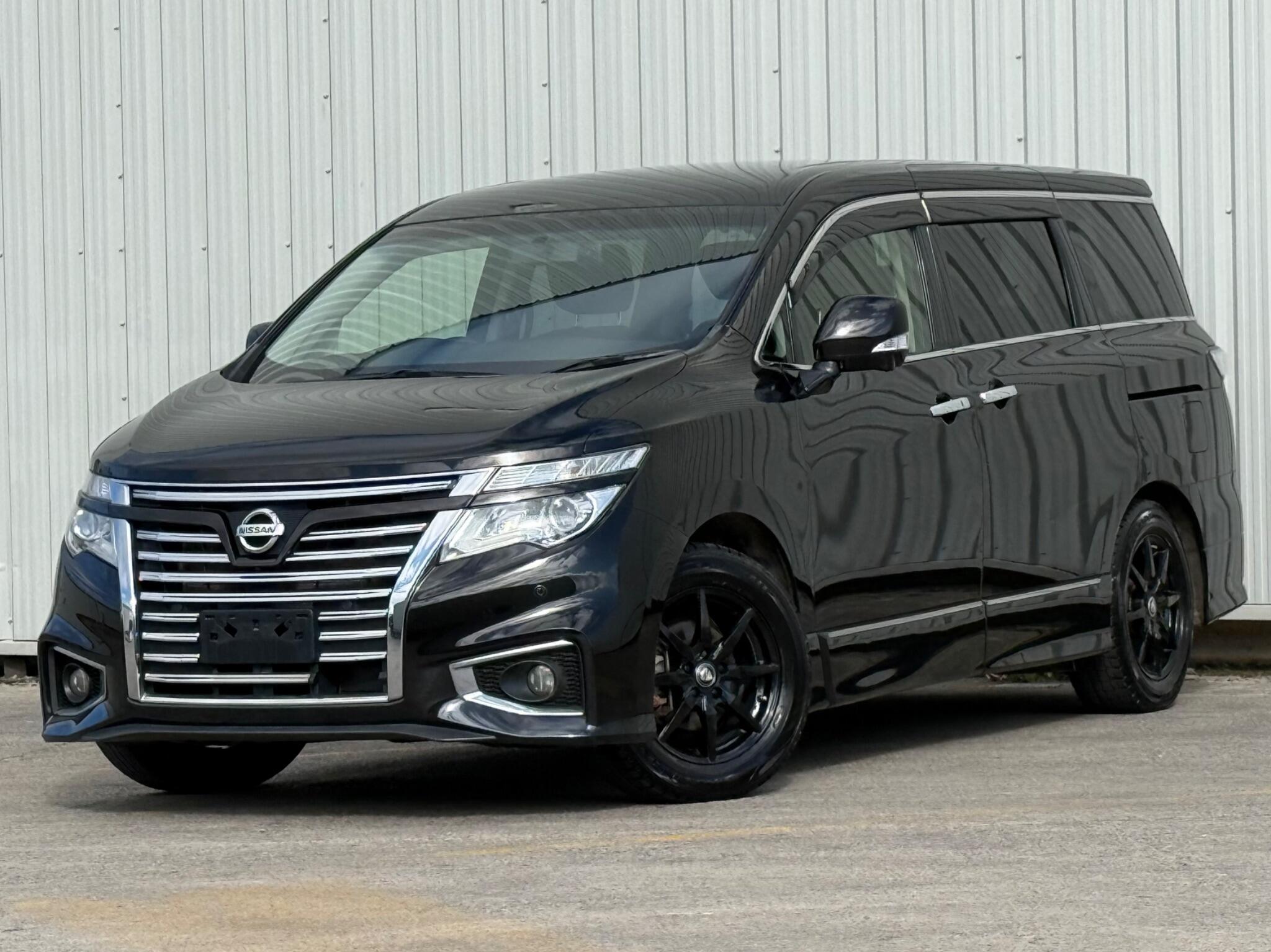 Nissan Elgrand - Image 7