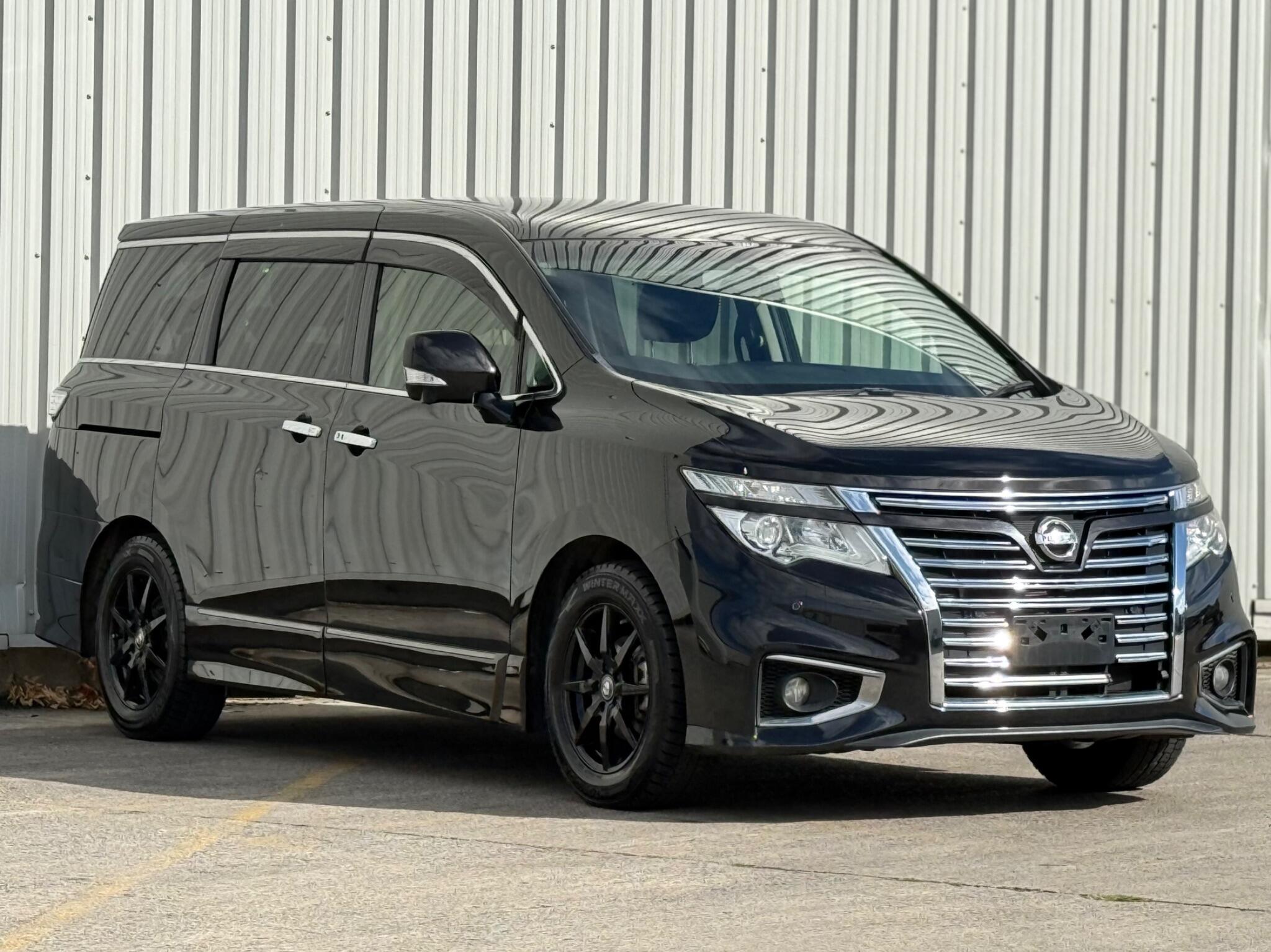 Nissan Elgrand - Image 8