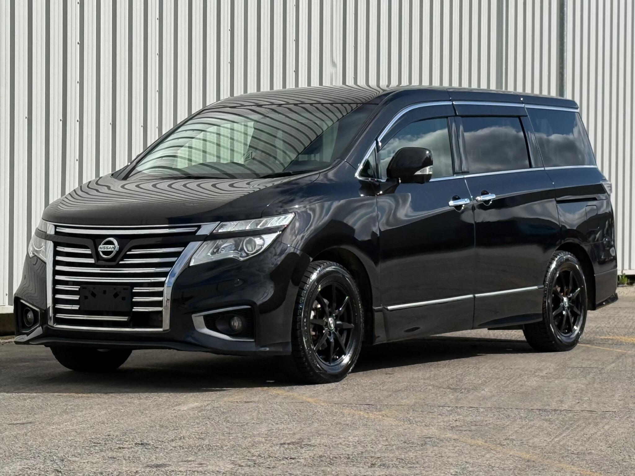 Nissan Elgrand - Image 9