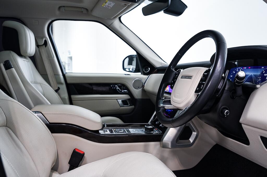Land Rover Range Rover - Image 12