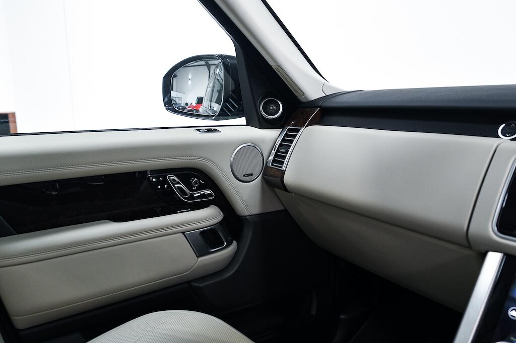 Land Rover Range Rover - Image 19