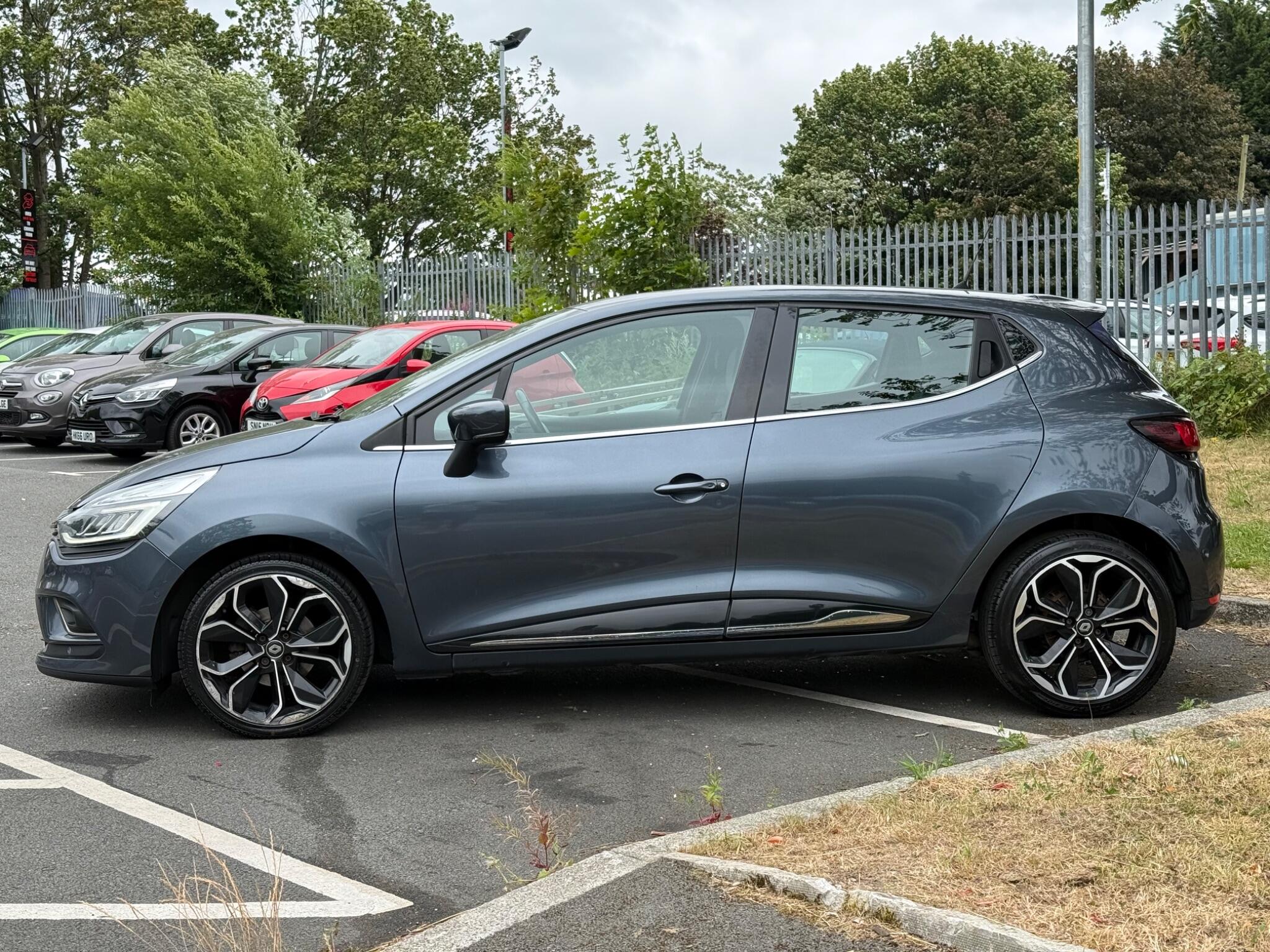 Renault Clio - Image 7