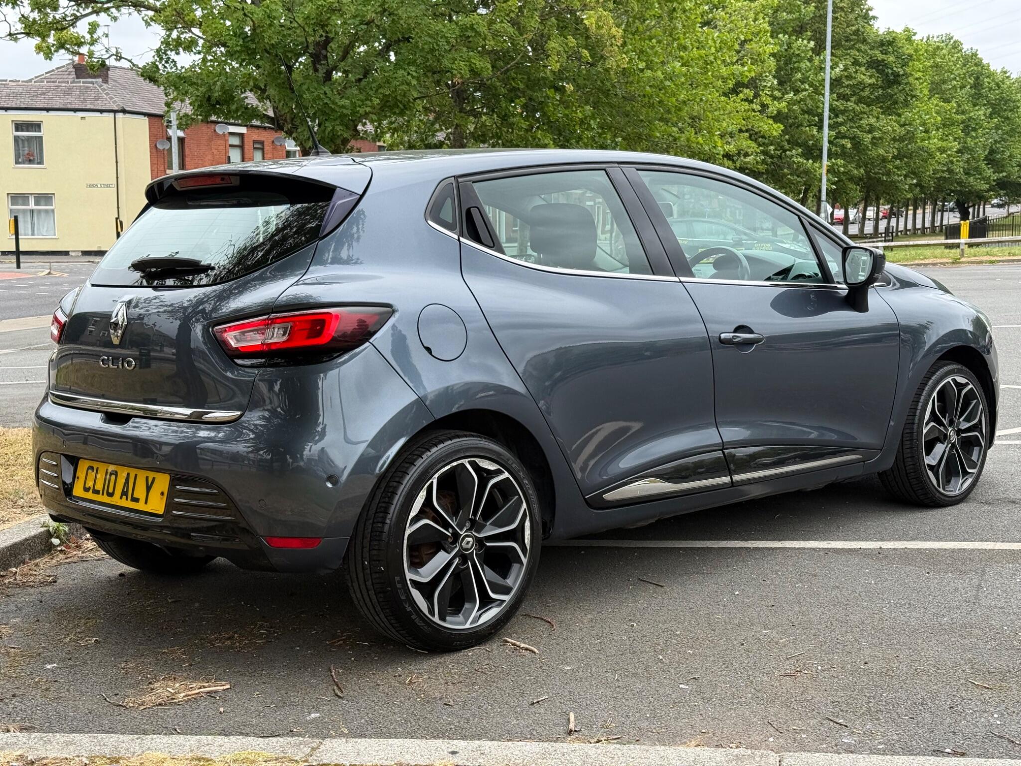 Renault Clio - Image 6