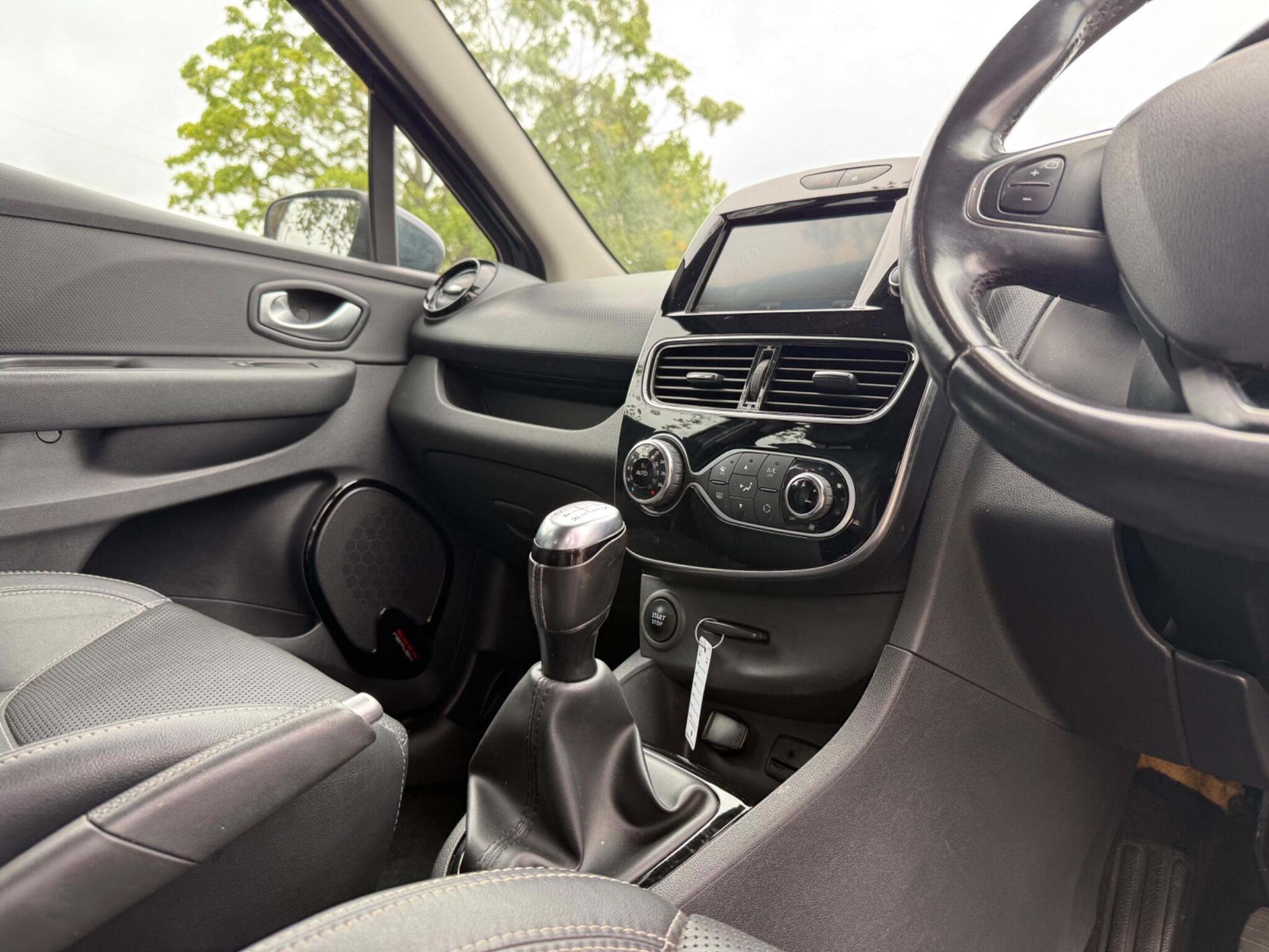 Renault Clio - Image 10