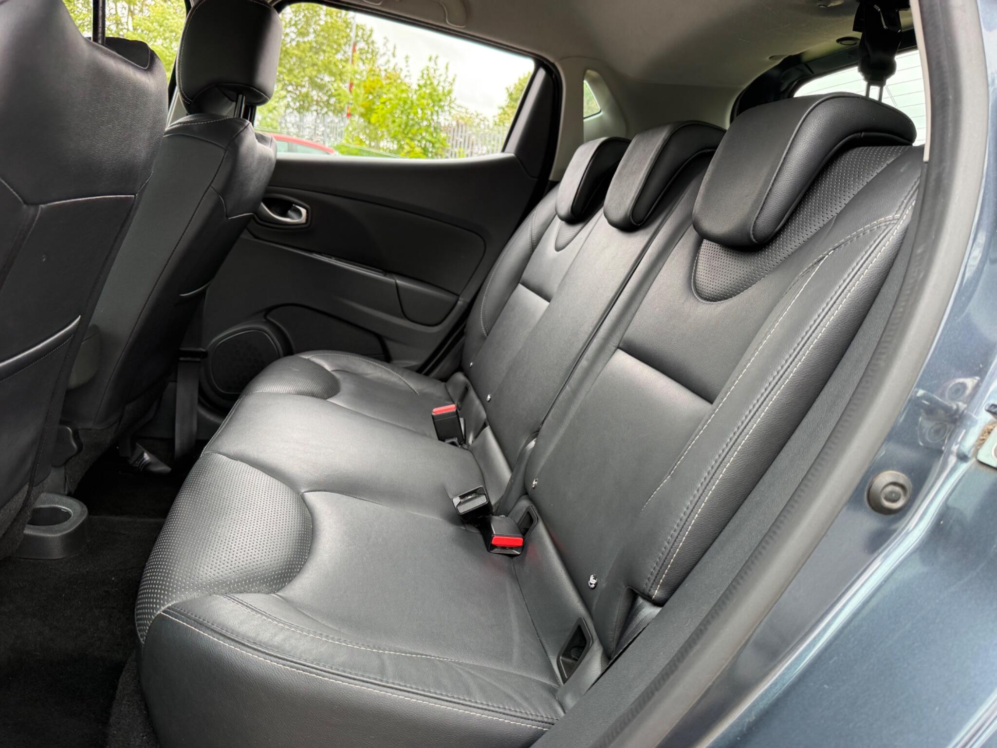 Renault Clio - Image 15