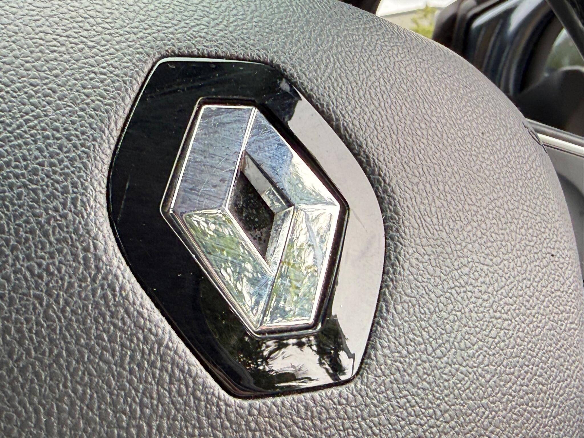 Renault Clio - Image 29