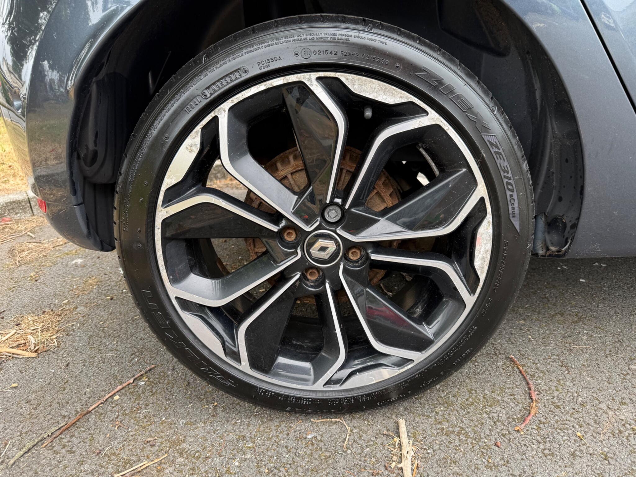Renault Clio - Image 37