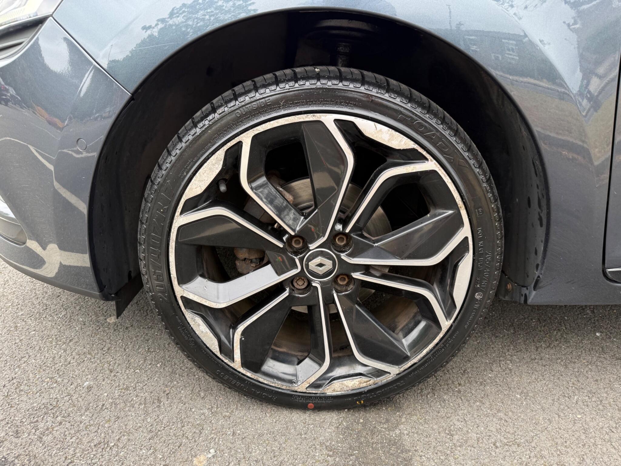 Renault Clio - Image 38