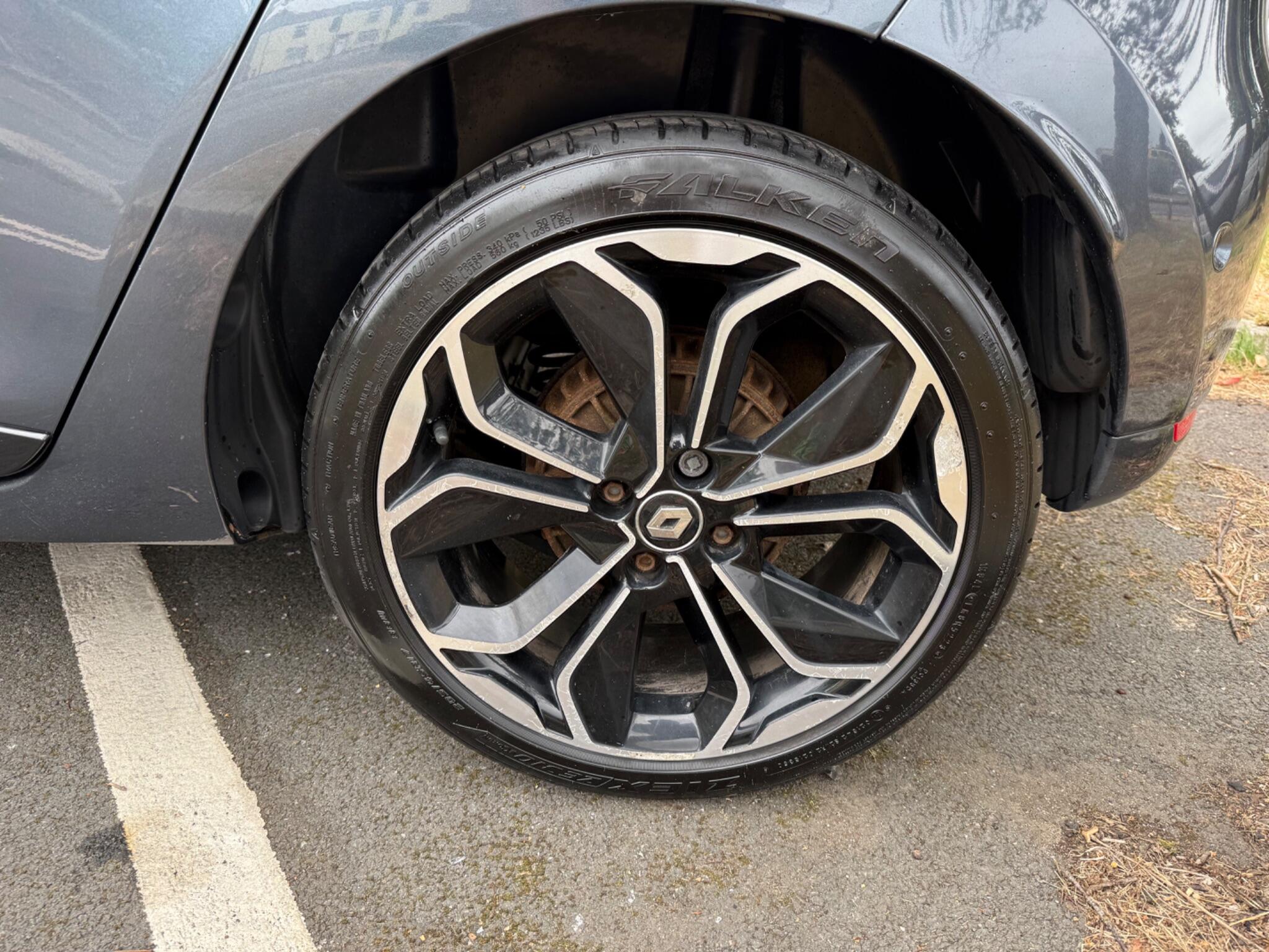 Renault Clio - Image 39
