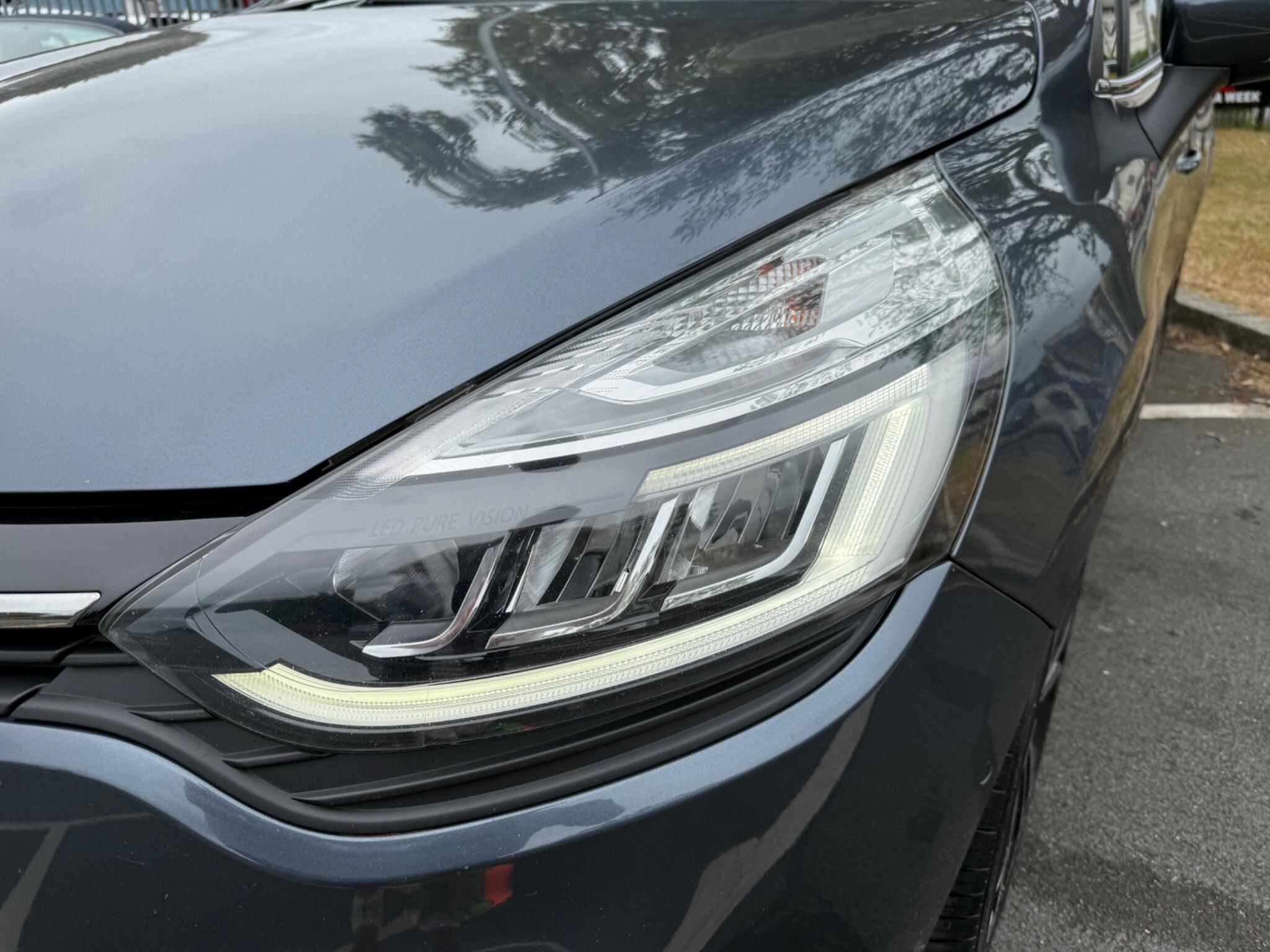 Renault Clio - Image 50