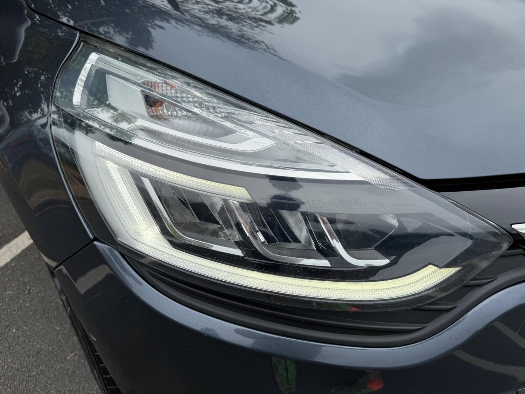 Renault Clio - Image 51